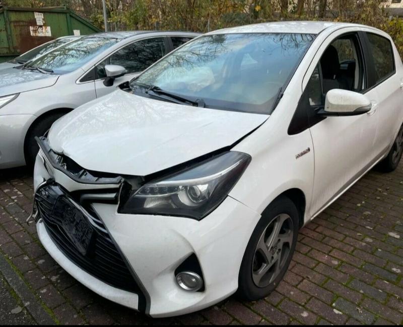 Toyota Yaris 1.5VVTi,HYBRID,АВТОМАТ,74кс.,2017г., снимка 1 - Автомобили и джипове - 35070614