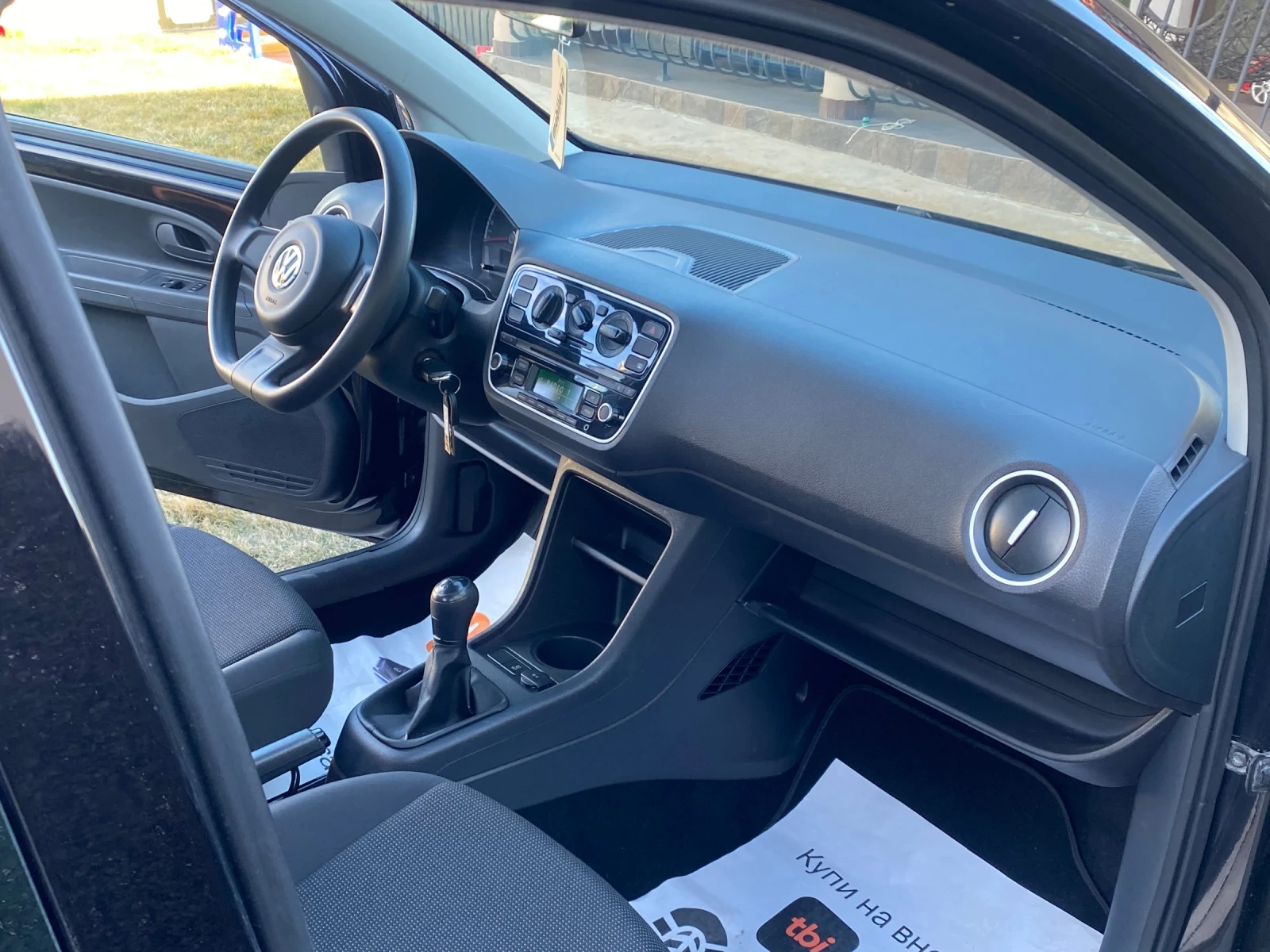 VW Up 1.0i - изображение 8