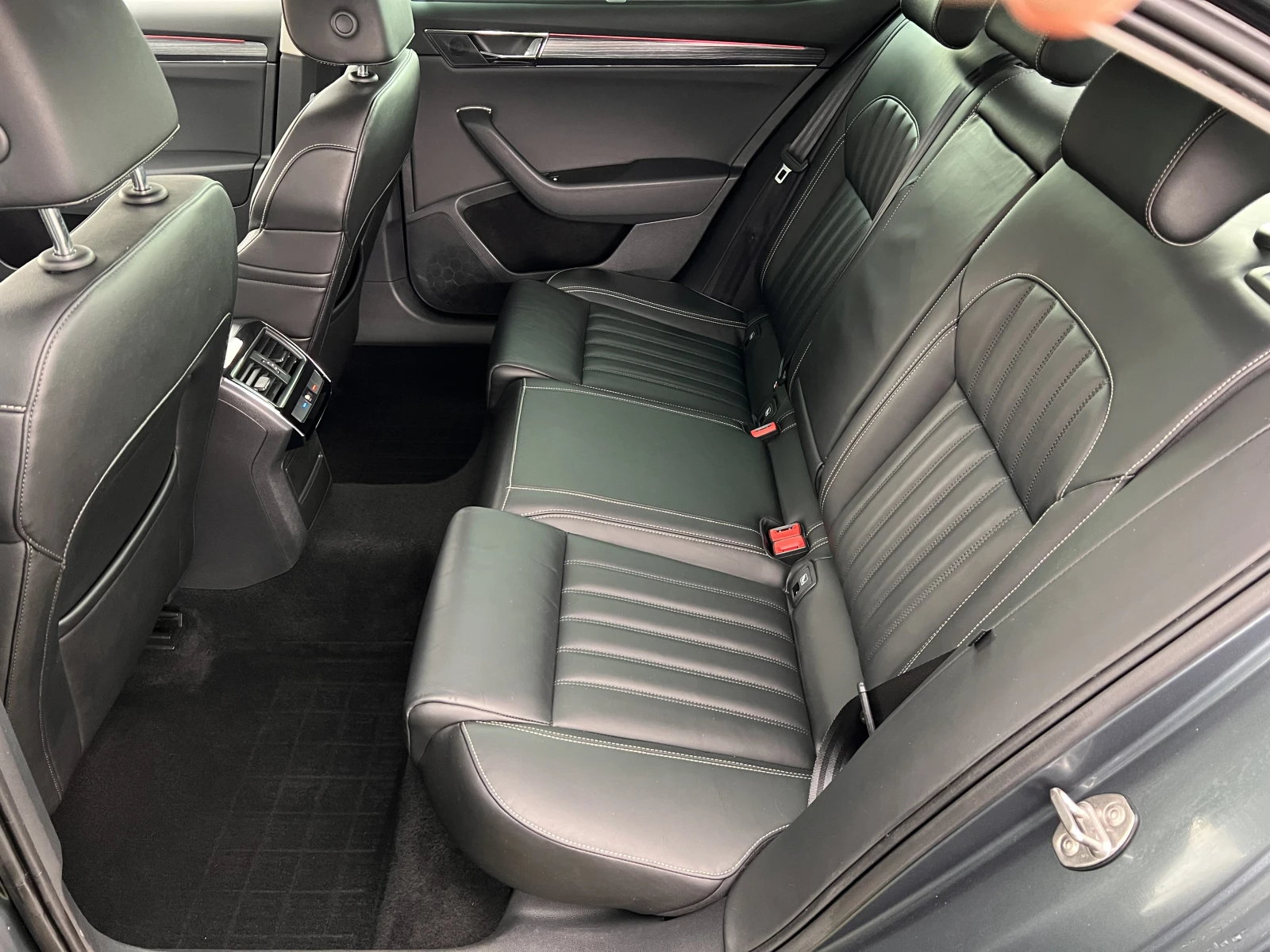 Skoda Superb STYLE/1.5TSI/150K.C./7DSG - изображение 10