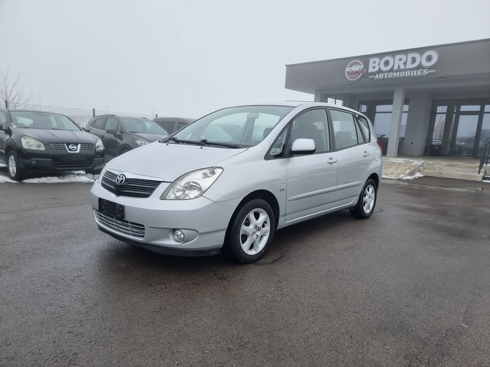 Toyota Corolla verso 2.0D4D - изображение 3