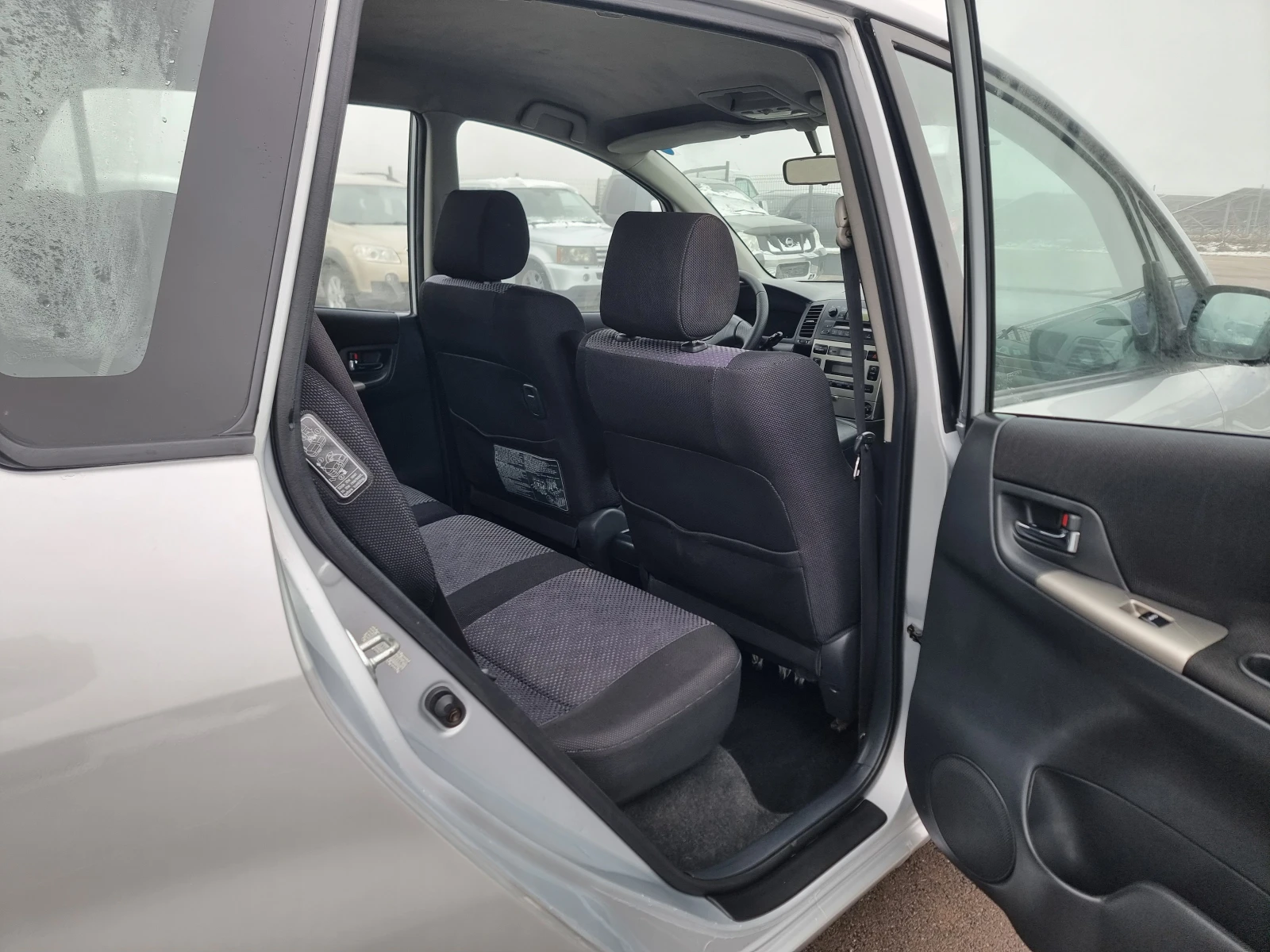 Toyota Corolla verso 2.0D4D | Mobile.bg � ����������� 14