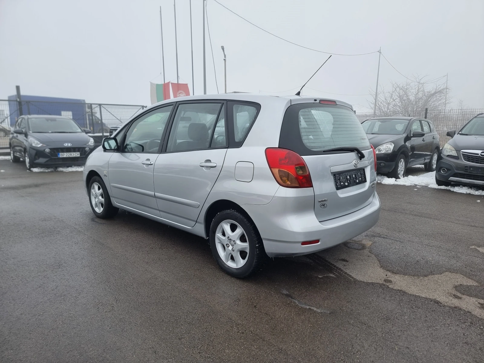 Toyota Corolla verso 2.0D4D - изображение 4