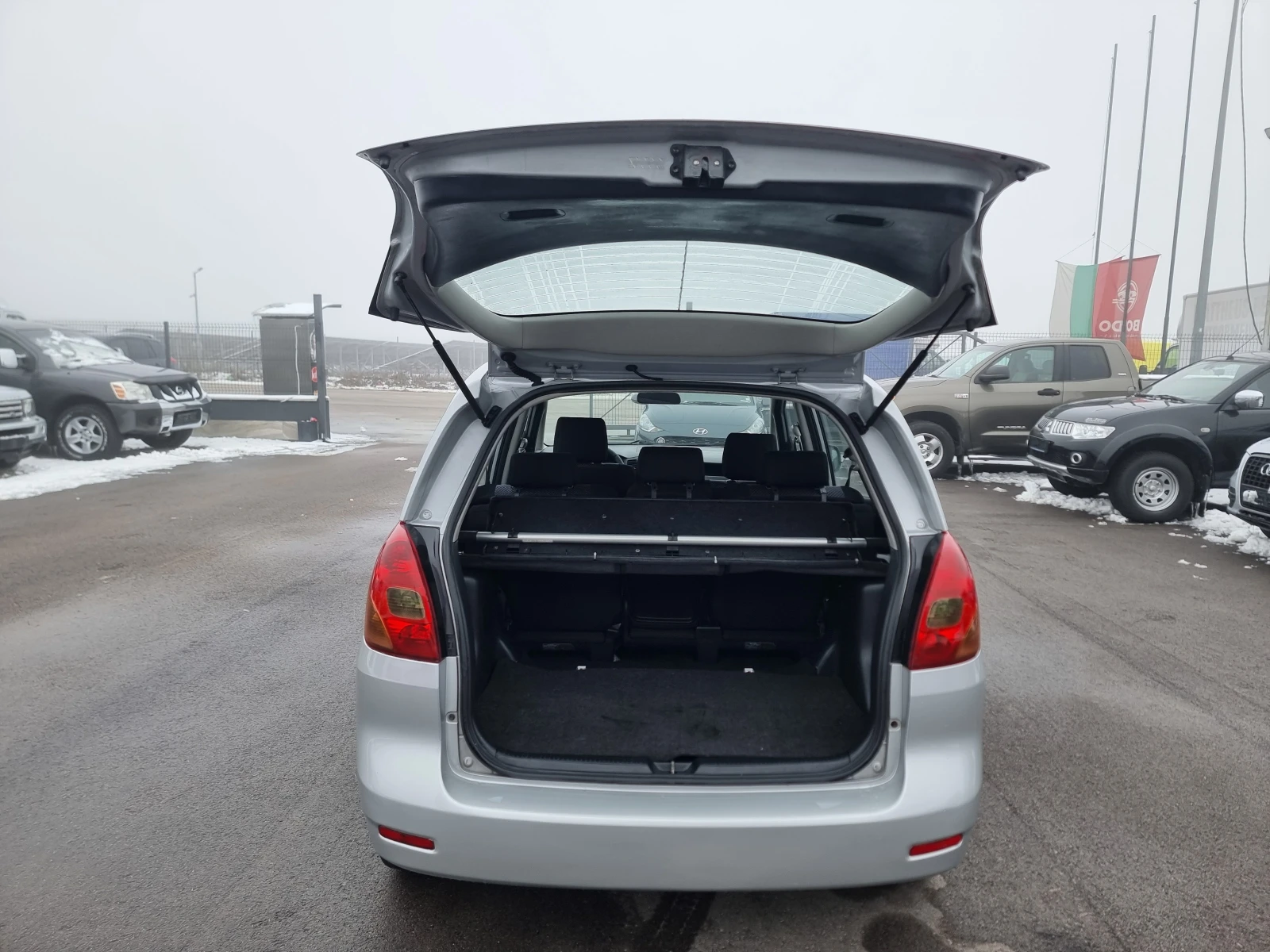 Toyota Corolla verso 2.0D4D | Mobile.bg � ����������� 13