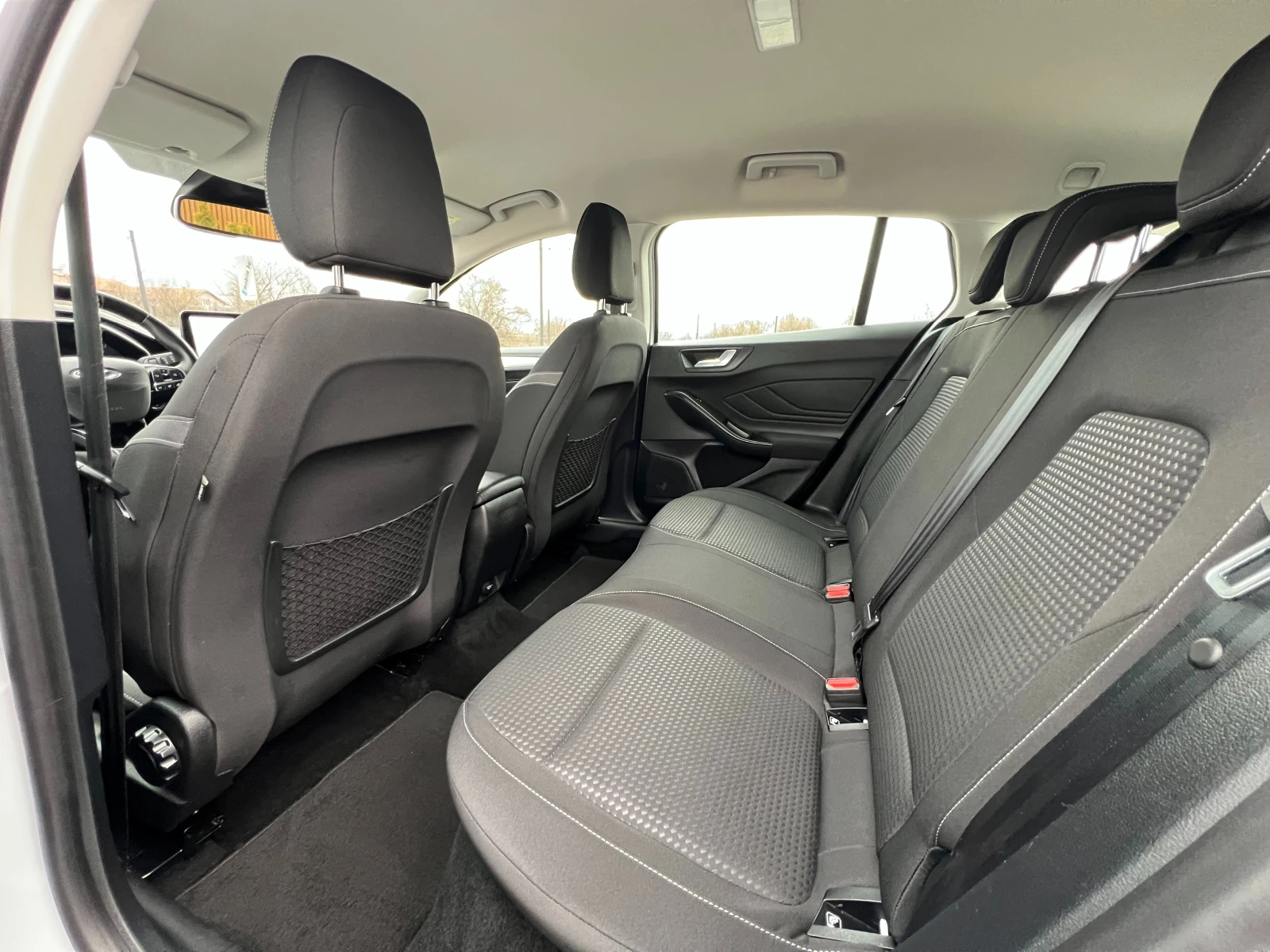 Ford Focus 1.5TDCi НАВИГАЦИЯ/LED/PDC/191294км./Серв. история/ - изображение 10