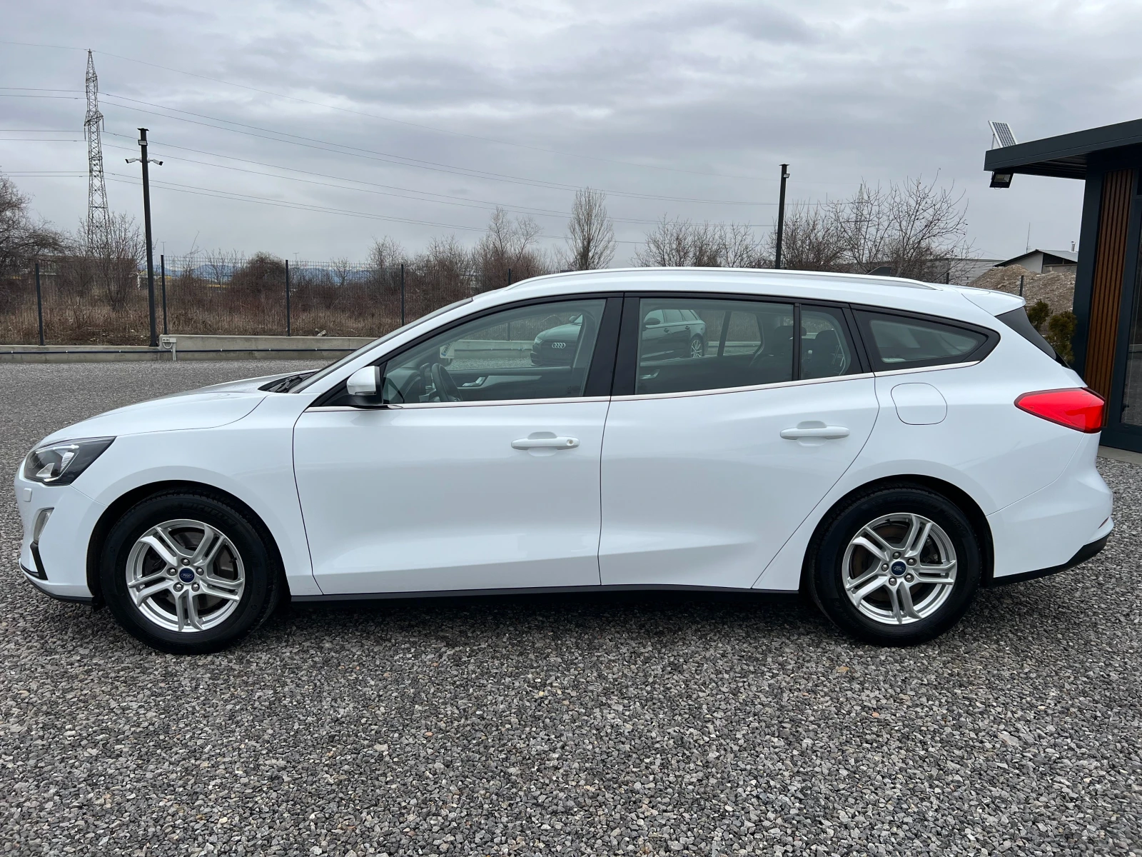 Ford Focus 1.5TDCi НАВИГАЦИЯ/LED/PDC/191294км./Серв. история/ - изображение 2