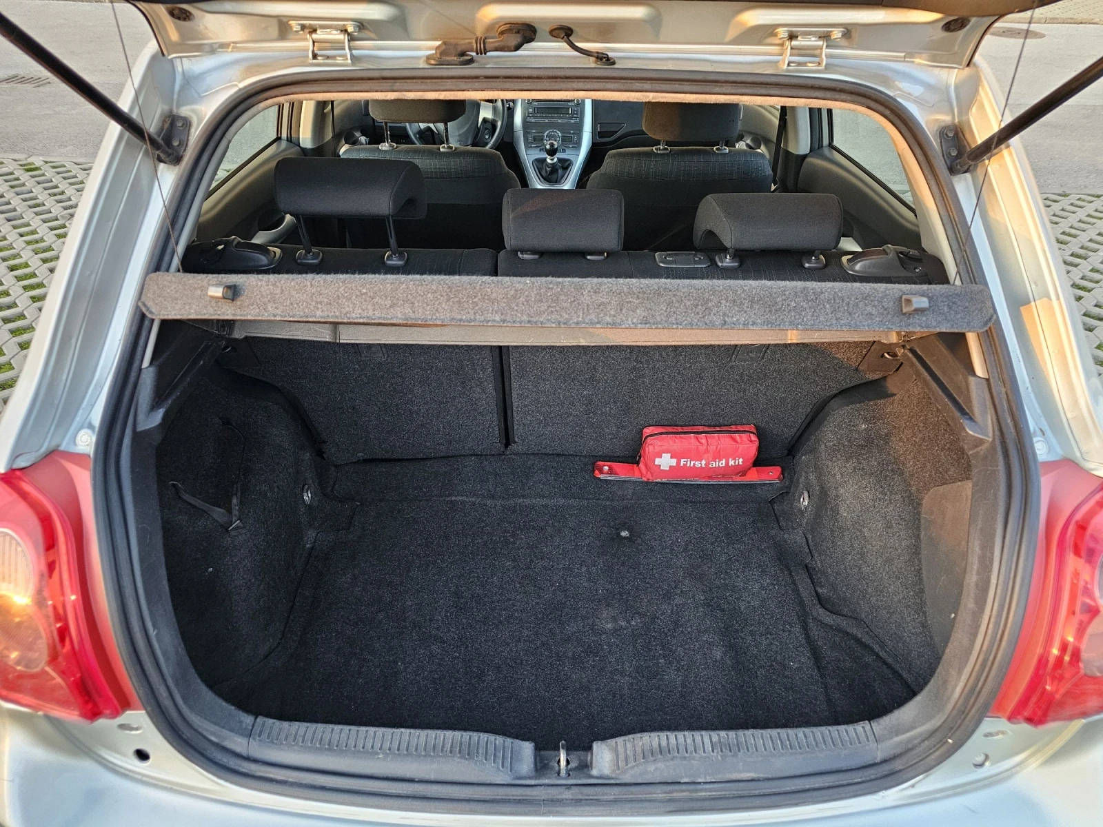 Toyota Auris 2.0 D4-D, снимка 15 - Автомобили и джипове - 53845275