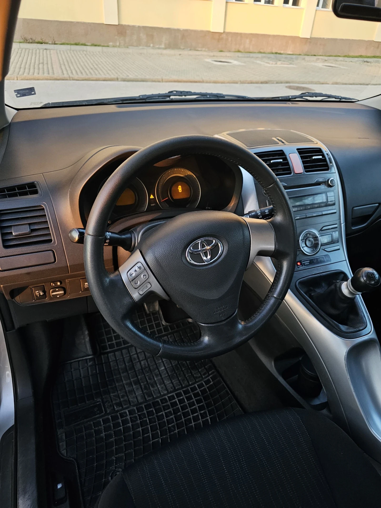 Toyota Auris 2.0 D4-D, снимка 12 - Автомобили и джипове - 53845275