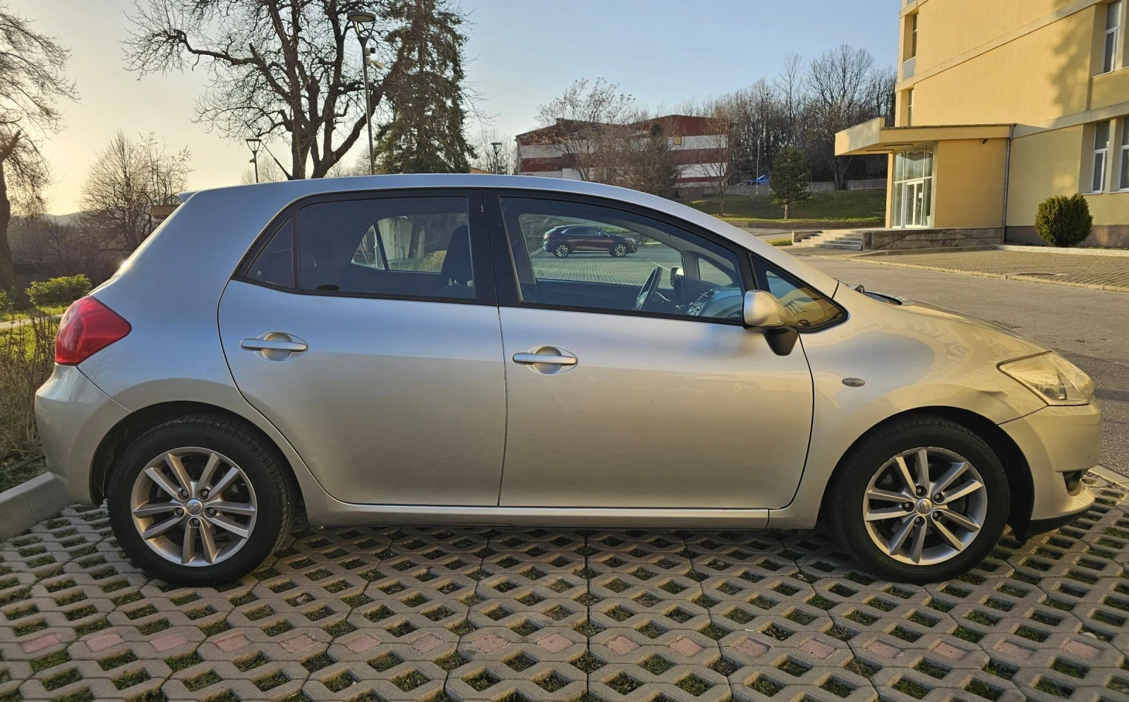 Toyota Auris 2.0 D4-D, снимка 4 - Автомобили и джипове - 53845275