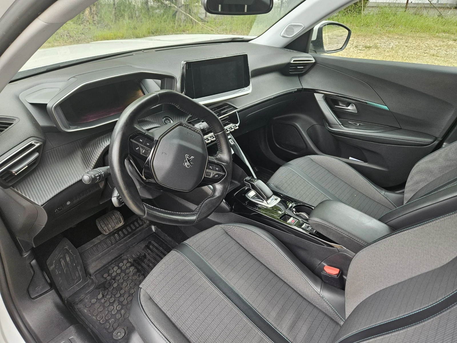 Peugeot 2008 Allure, снимка 10 - Автомобили и джипове - 54494645