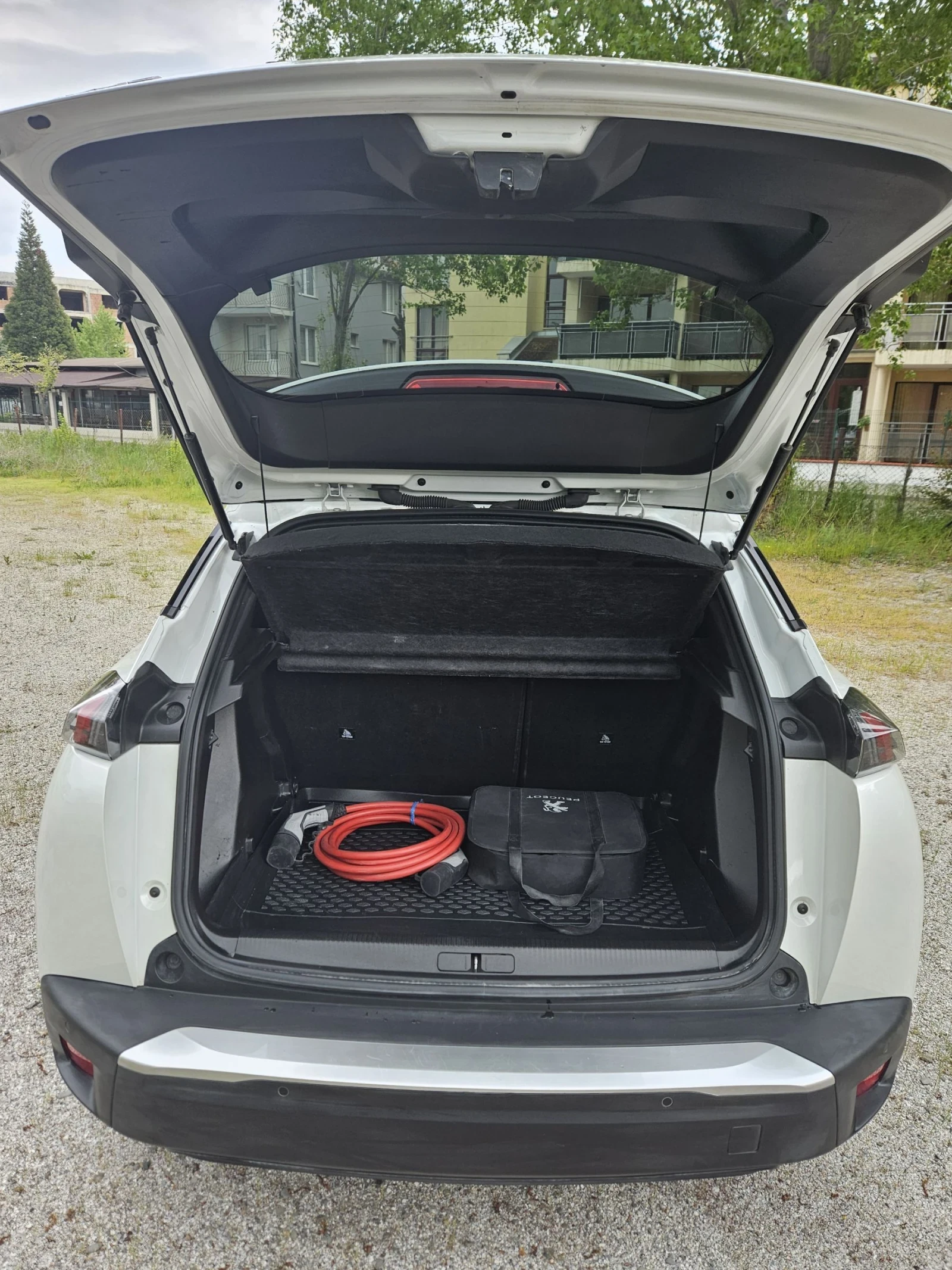 Peugeot 2008 Allure, снимка 6 - Автомобили и джипове - 54494645