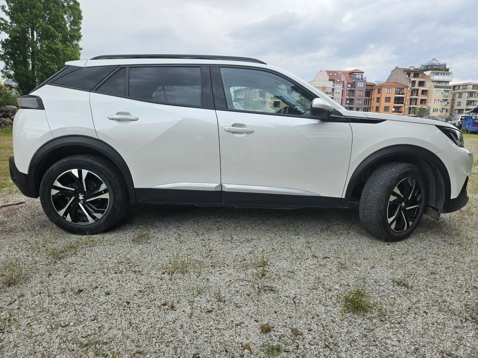 Peugeot 2008 Allure, снимка 8 - Автомобили и джипове - 54494645