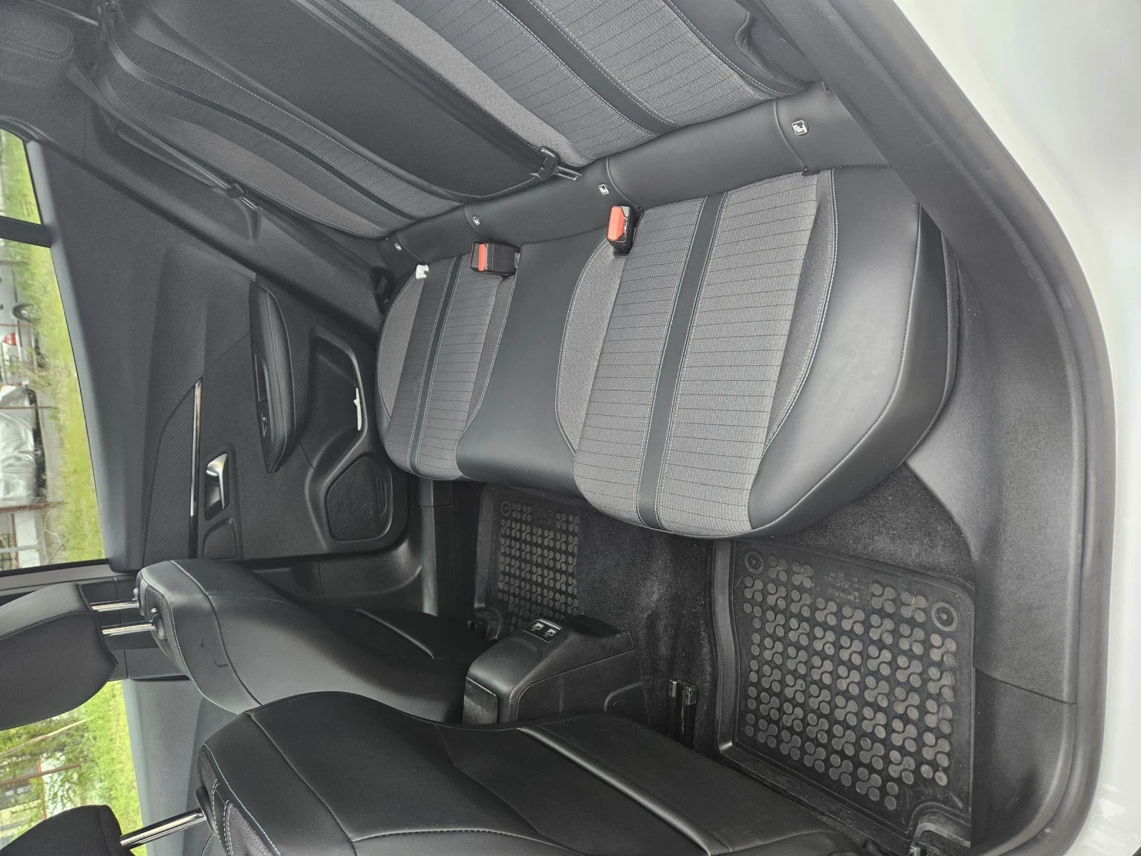 Peugeot 2008 Allure, снимка 11 - Автомобили и джипове - 54494645
