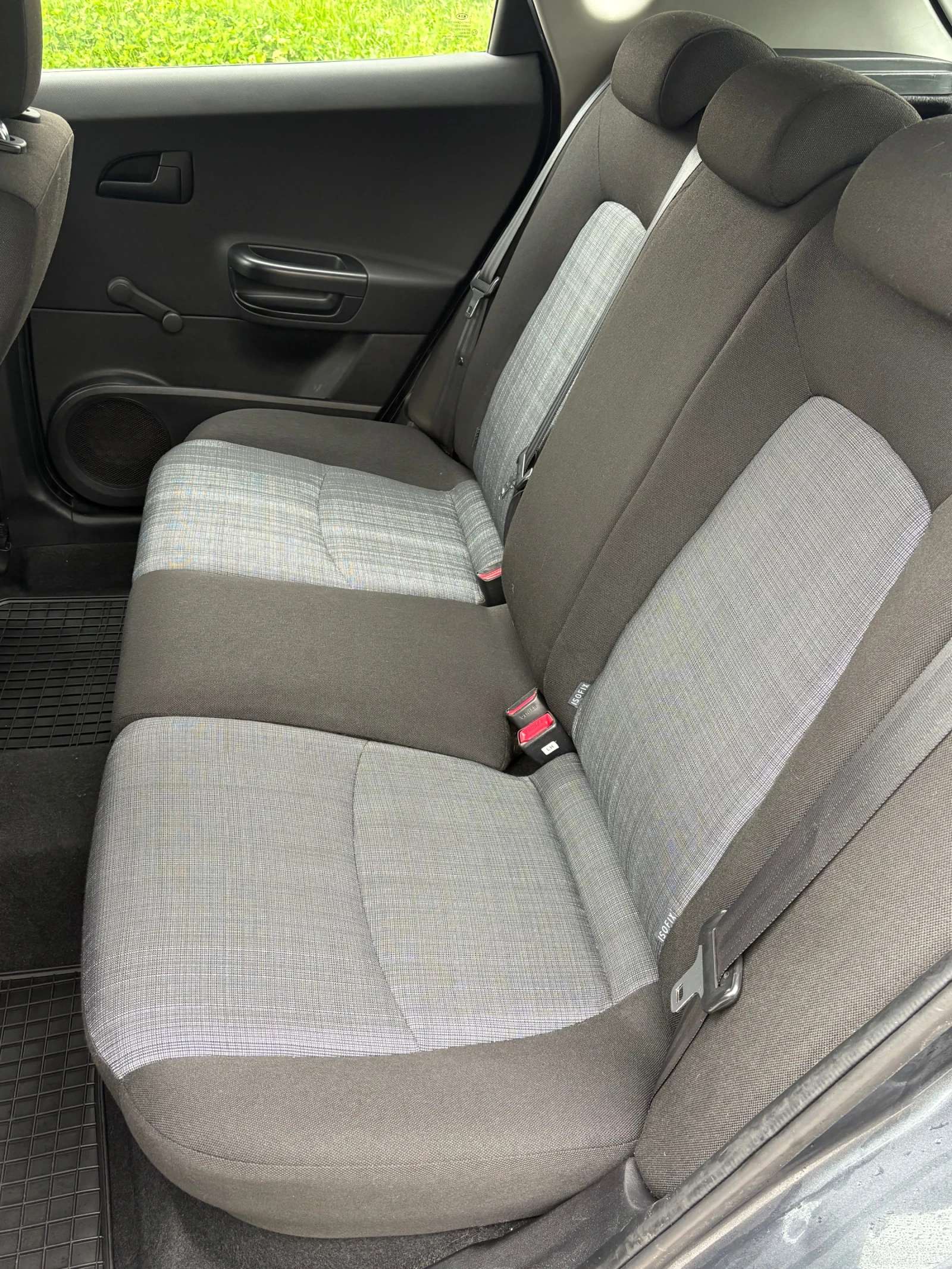 Kia Ceed 1.6 CRDI , снимка 9 - Автомобили и джипове - 54715247