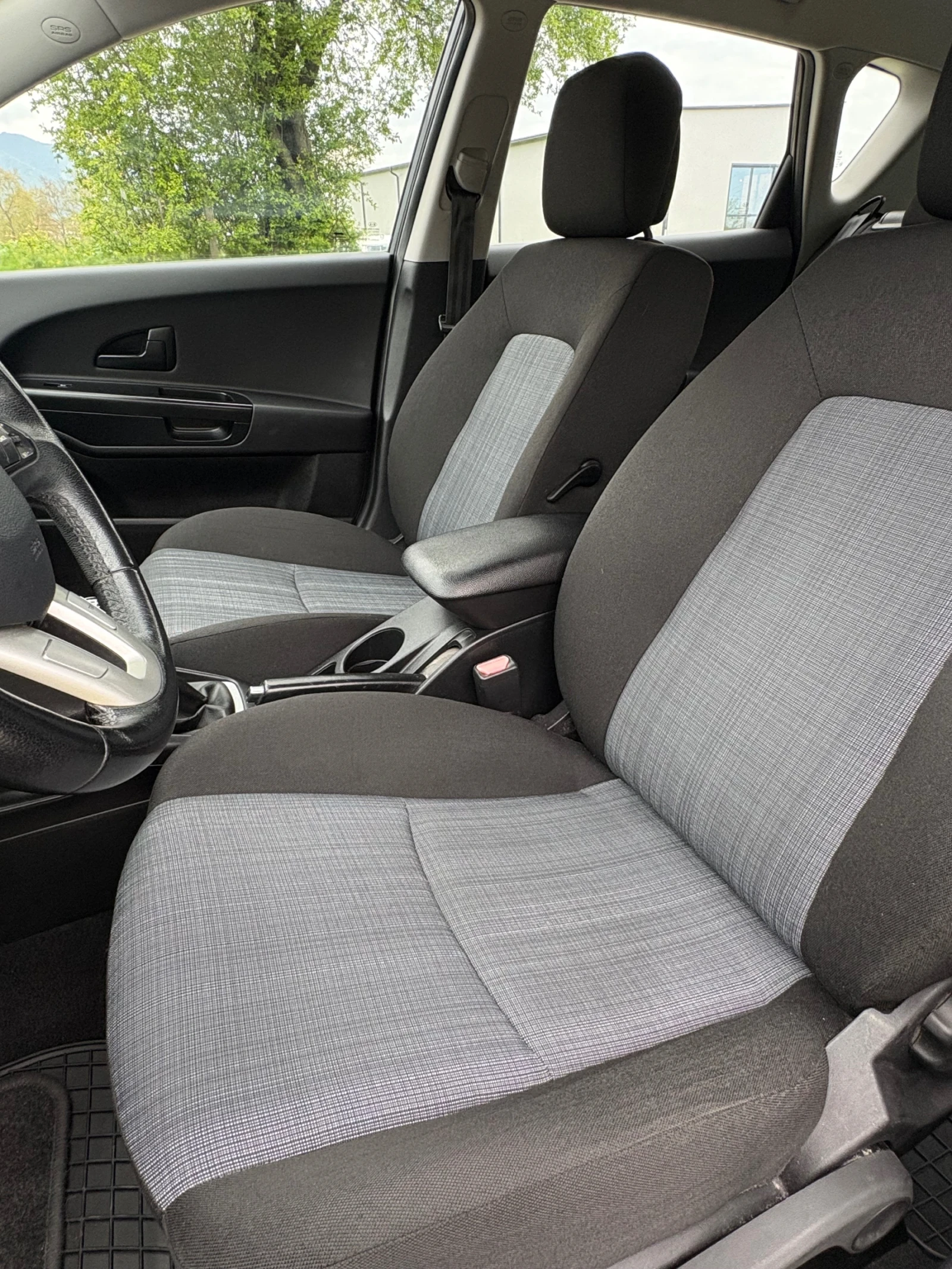 Kia Ceed 1.6 CRDI , снимка 8 - Автомобили и джипове - 54715247
