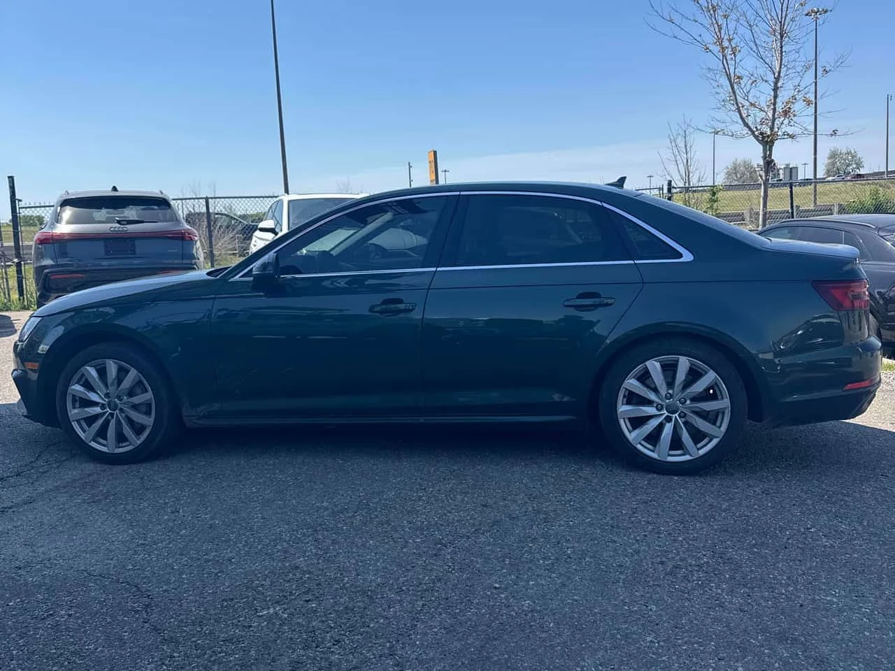 Audi A4 * Komfort * CARFAX * ЦЕНА ДО БГ, снимка 2 - Автомобили и джипове - 54720075