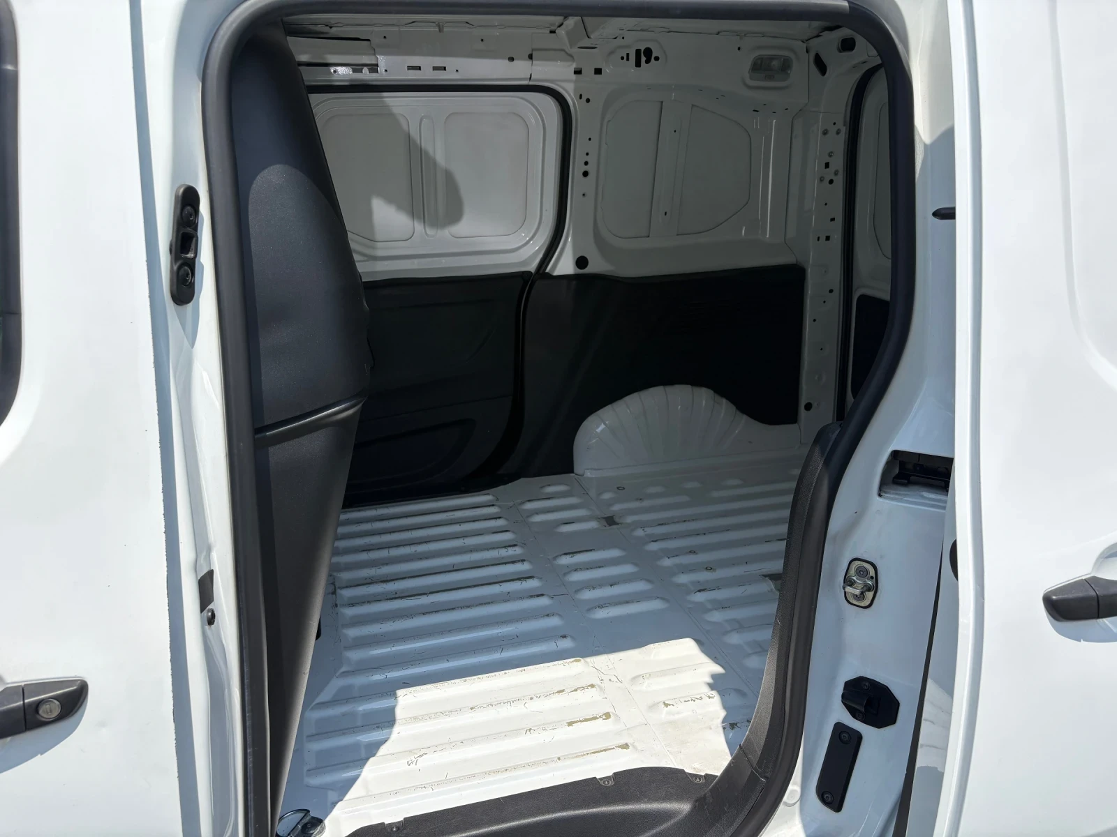 Citroen Berlingo 1.5 Blue HDI L1H1, снимка 13 - Автомобили и джипове - 54803984