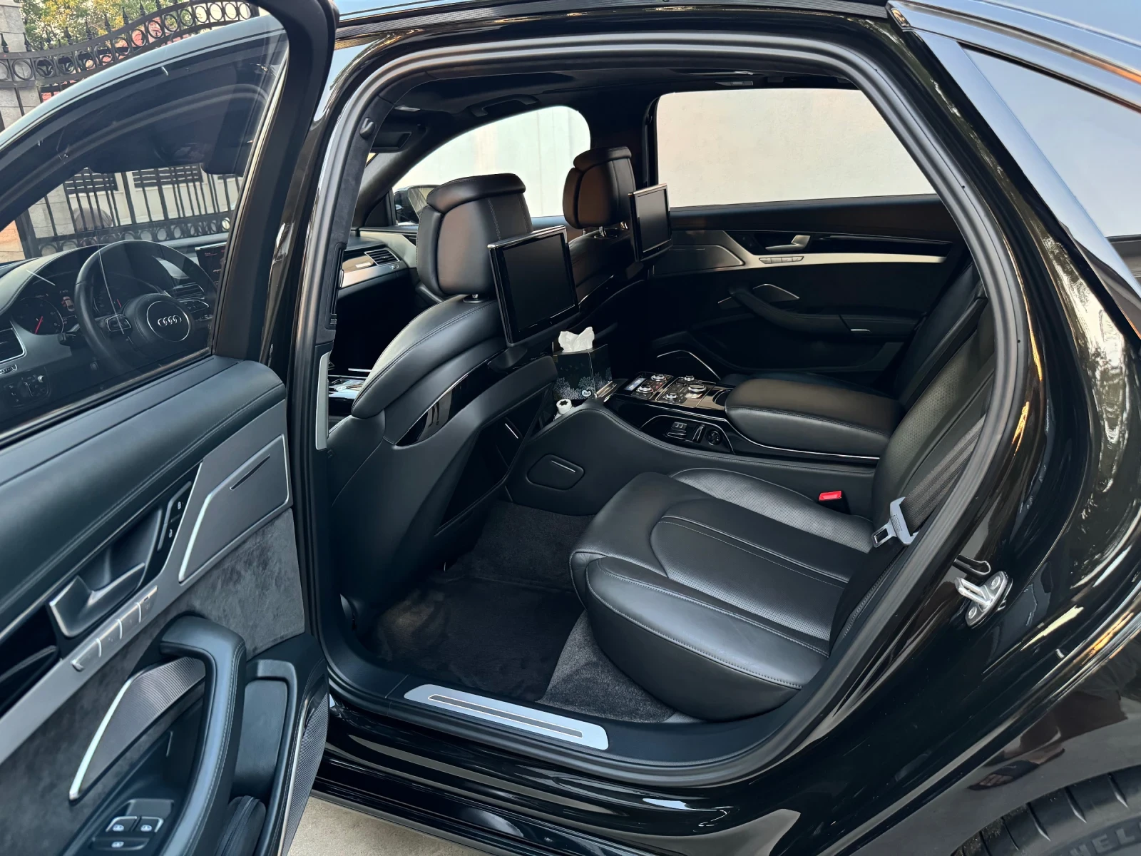 Audi A8, снимка 9 - Автомобили и джипове - 54862956