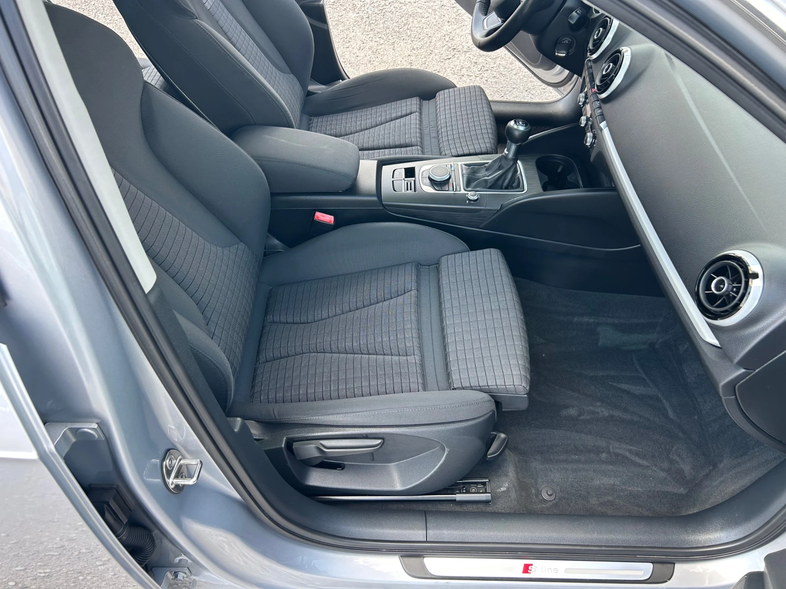 Audi A3 1.6TDI/EURO 6, снимка 10 - Автомобили и джипове - 55063133