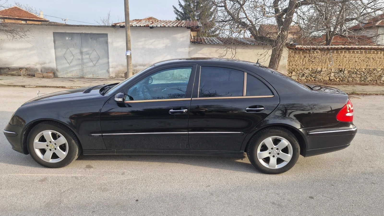 Mercedes-Benz E 320 CDI 4MATIC, снимка 8 - Автомобили и джипове - 55317097