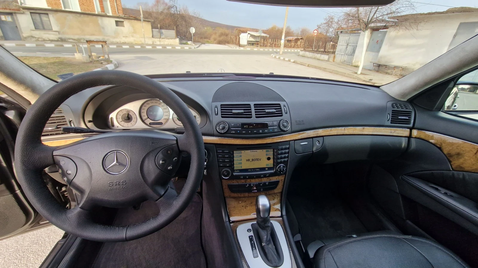 Mercedes-Benz E 320 CDI 4MATIC, снимка 9 - Автомобили и джипове - 55317097
