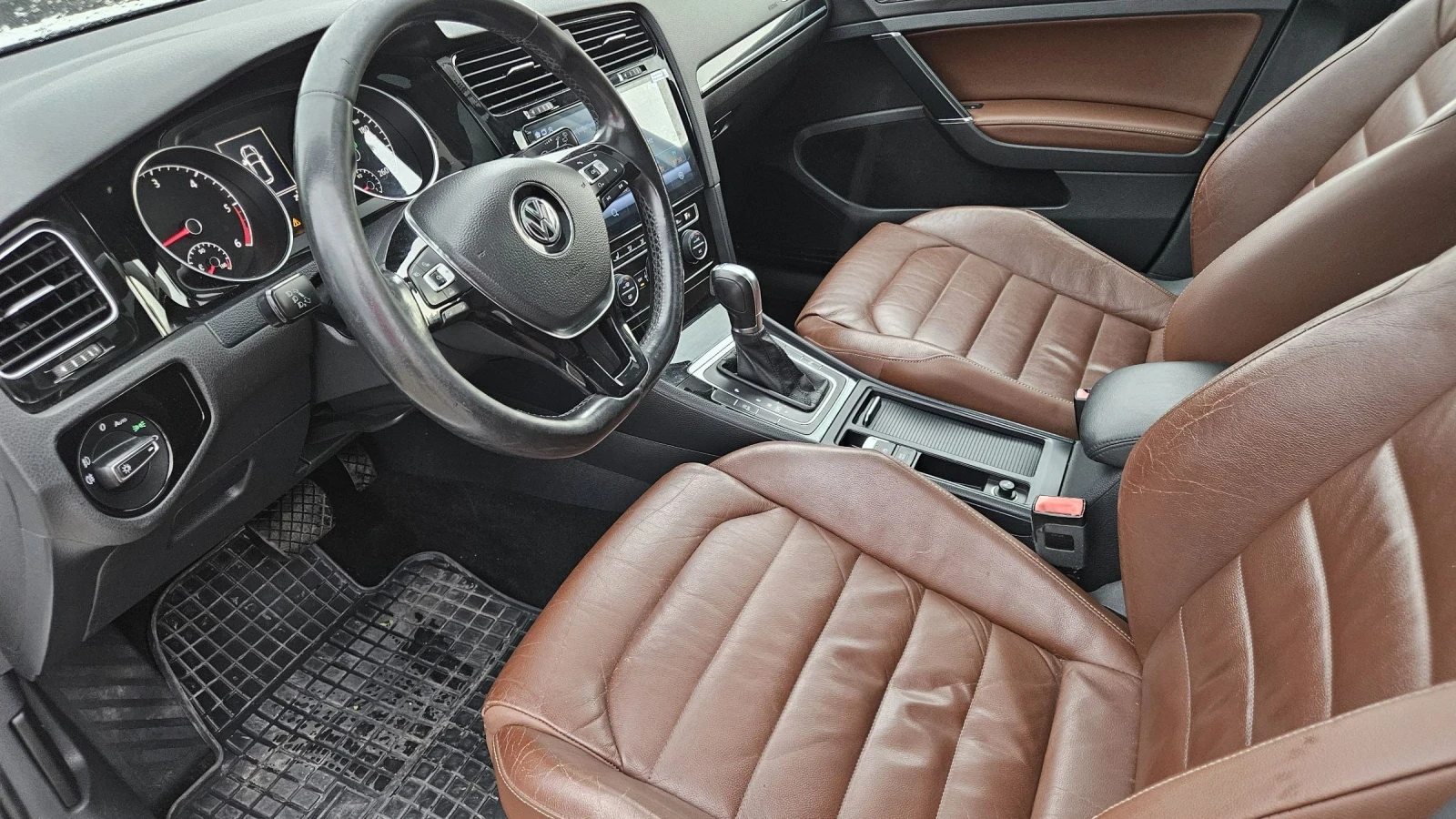 VW Golf 2.0Tdi Автомат , снимка 12 - Автомобили и джипове - 55382173