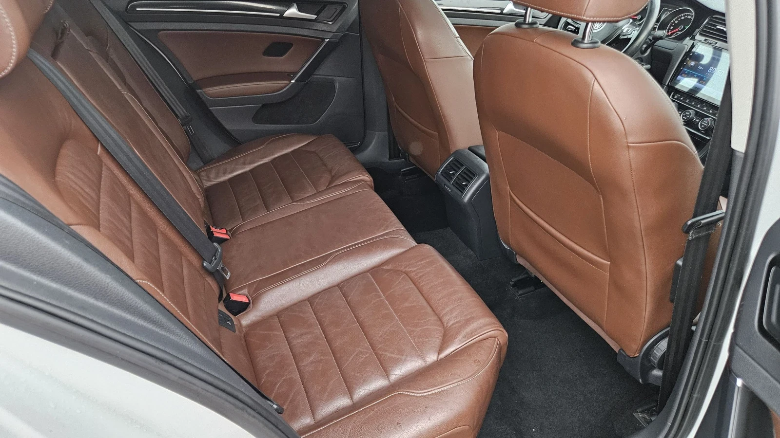 VW Golf 2.0Tdi Автомат , снимка 10 - Автомобили и джипове - 55382173