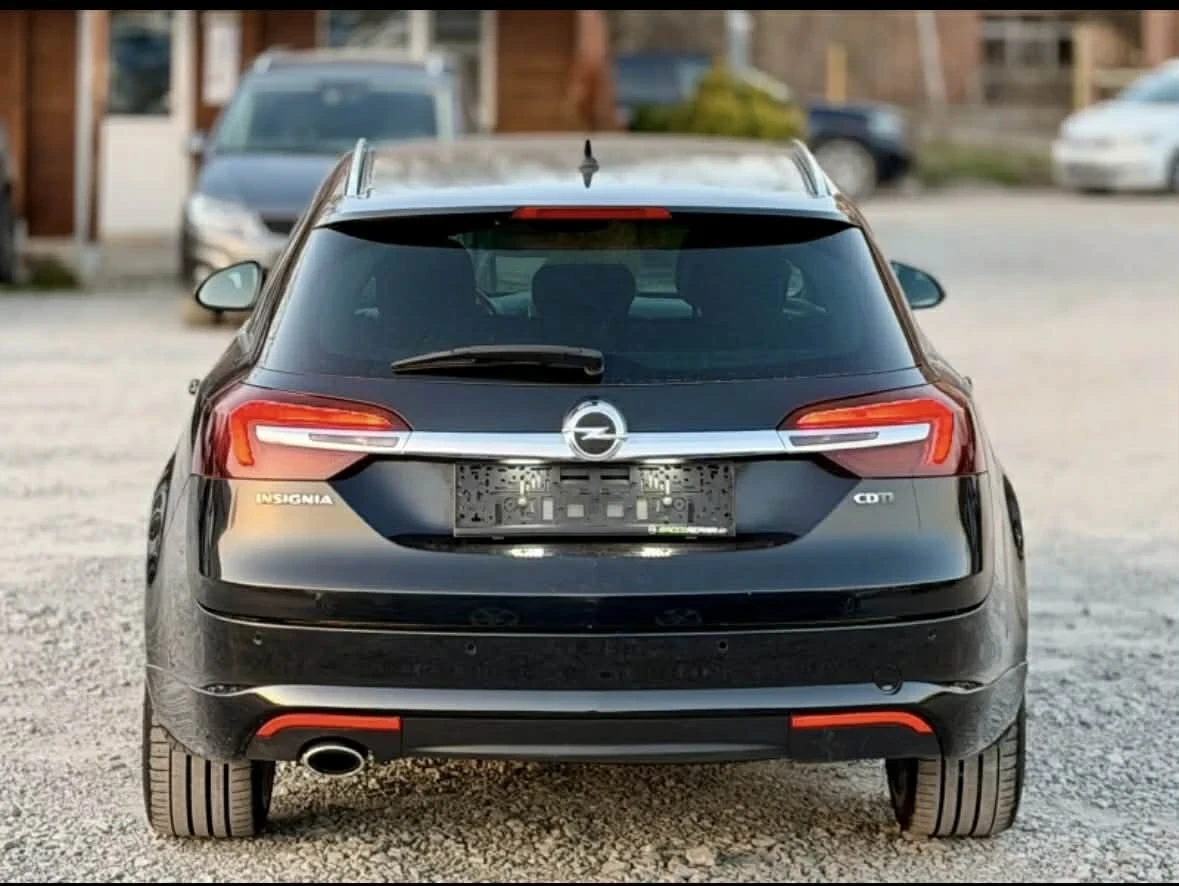 Opel Insignia, снимка 6 - Автомобили и джипове - 56435638
