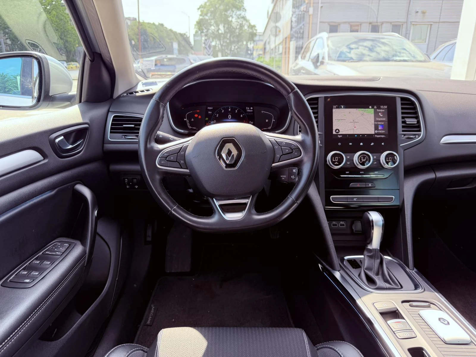 Renault Megane 1.3TCe 140k.c. EDC, снимка 13 - Автомобили и джипове - 55587581