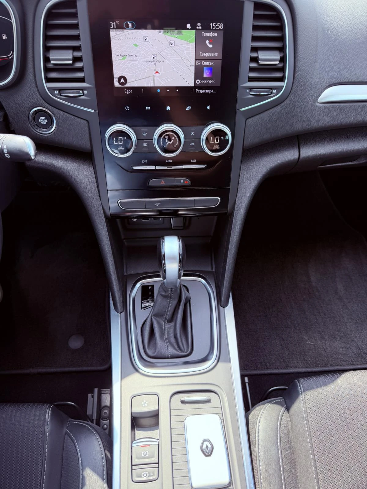 Renault Megane 1.3TCe 140k.c. EDC, снимка 14 - Автомобили и джипове - 55587581