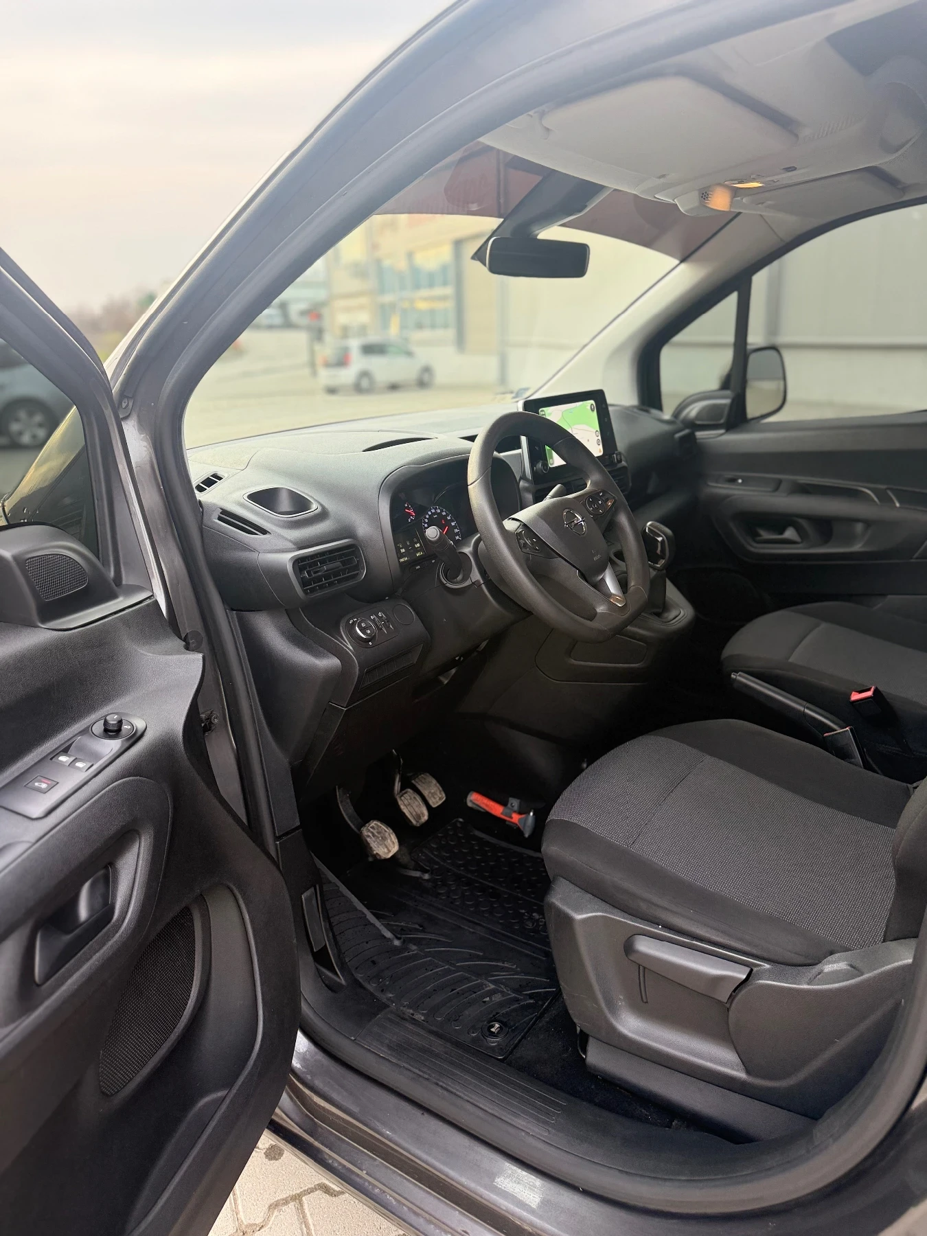 Opel Combo MAXI / Apple CarPlay / Android Auto, снимка 8 - Автомобили и джипове - 55640686