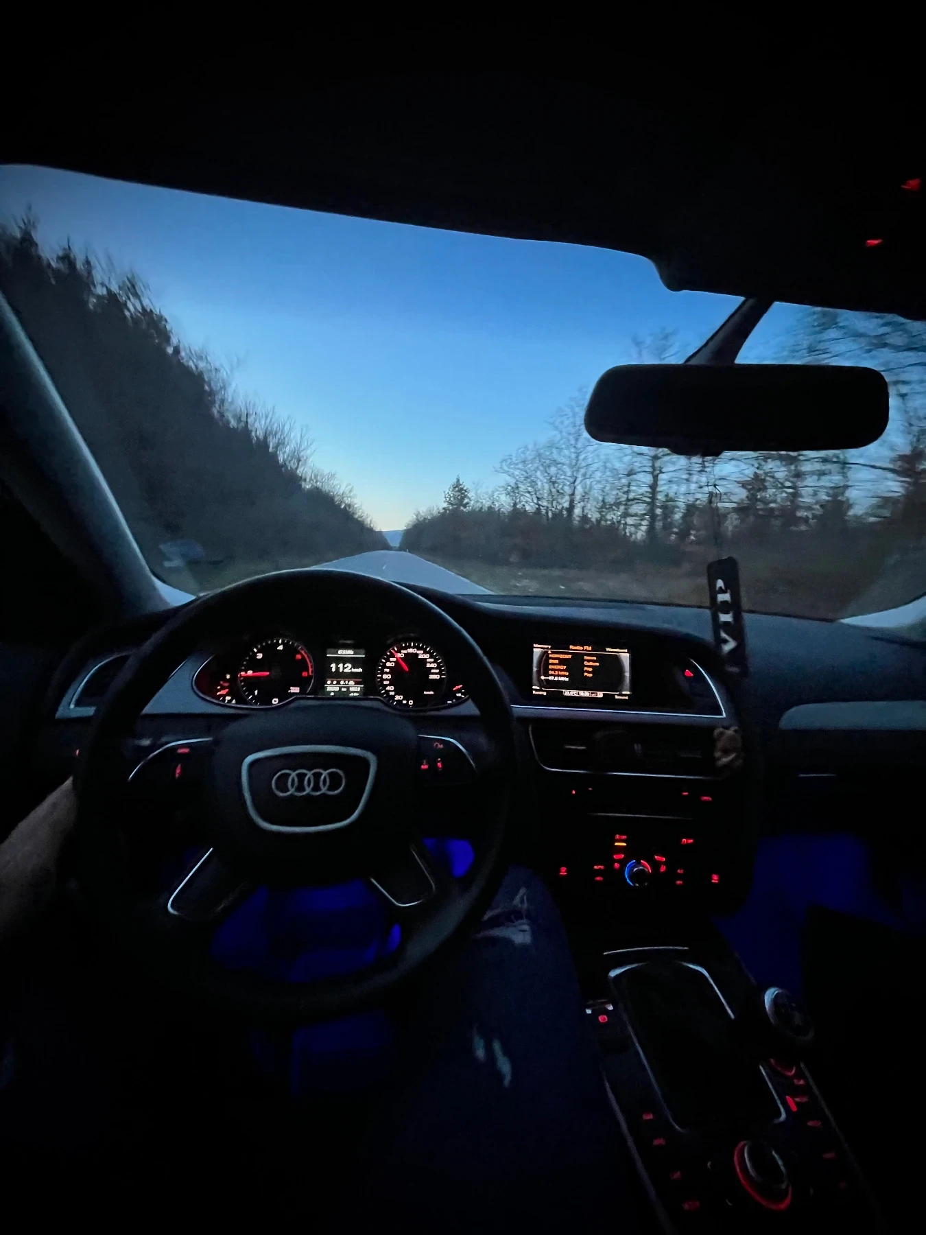 Audi A4 S Line 2.0 РЪЧКА, снимка 4 - Автомобили и джипове - 56060481
