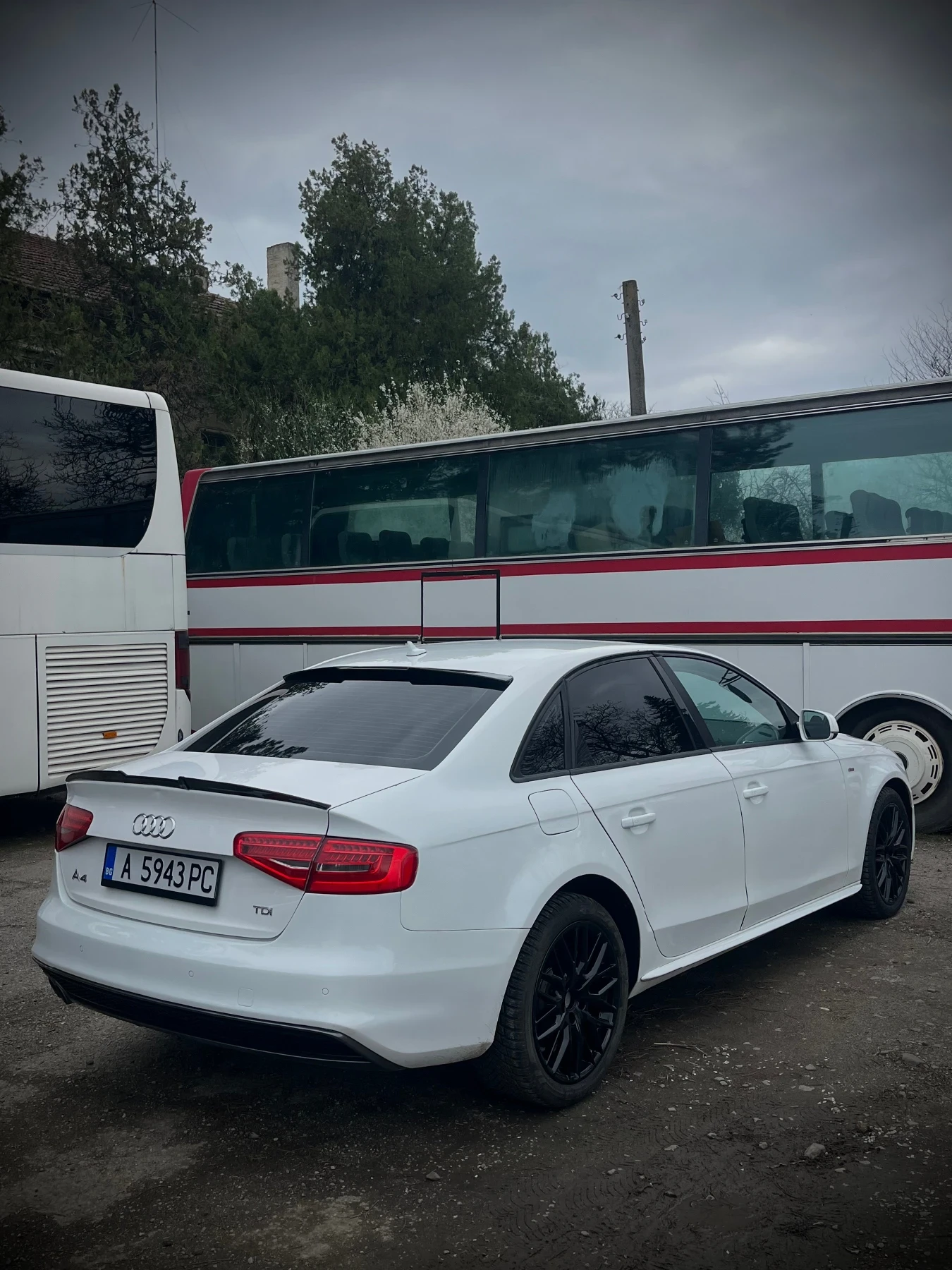 Audi A4 S Line 2.0 РЪЧКА, снимка 3 - Автомобили и джипове - 56060481