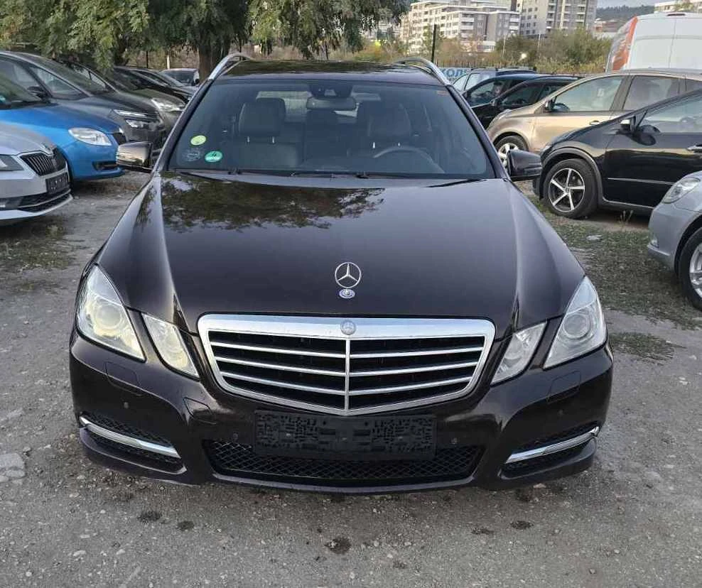 Mercedes-Benz E 250 УНИКАТ/AVANTGARDE/LED, снимка 2 - Автомобили и джипове - 56066854