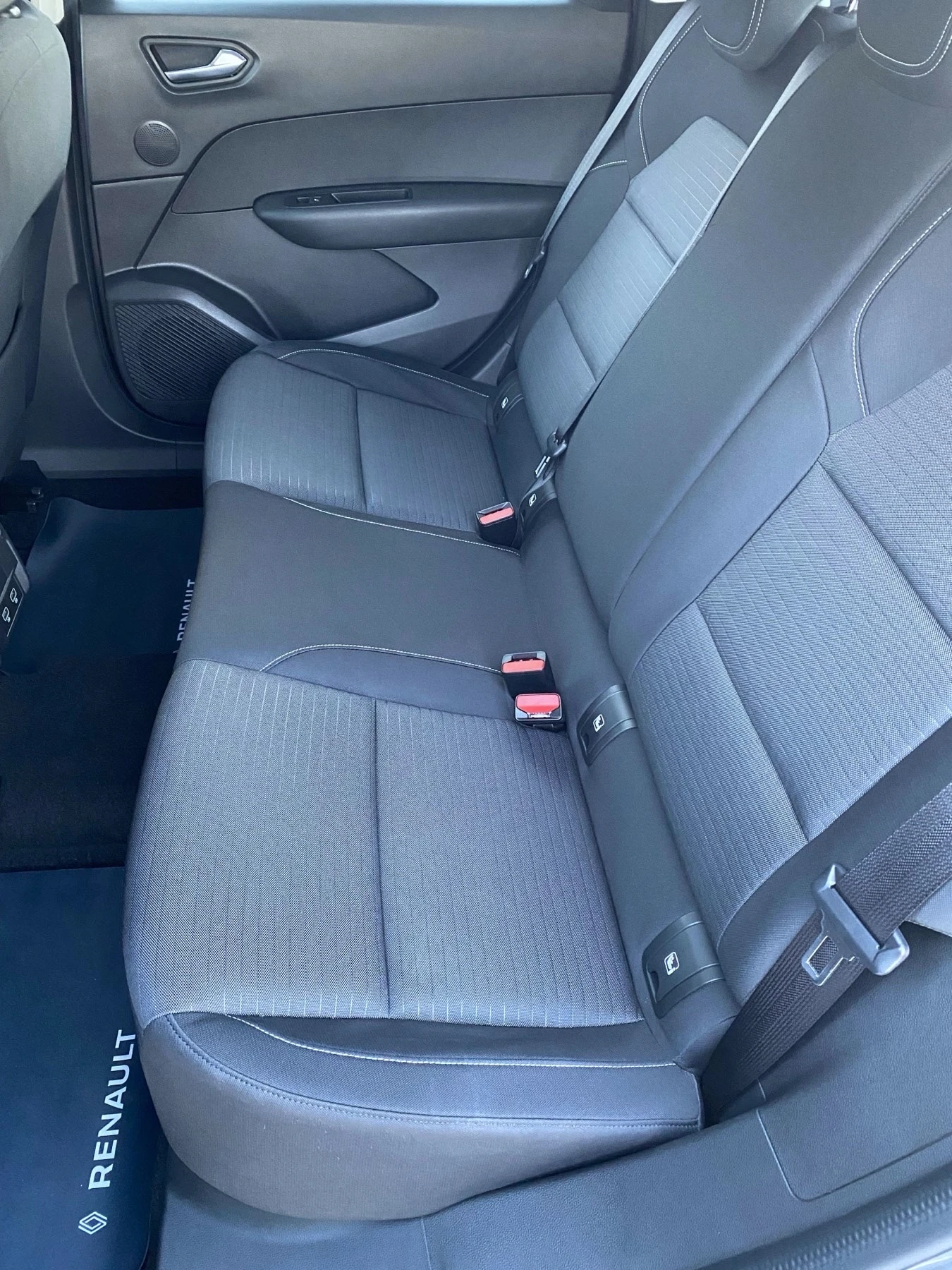 Renault Arkana 1.6 E-Tech HYBRID 145k.c.  * EVOLUTION * , снимка 10 - Автомобили и джипове - 56137630