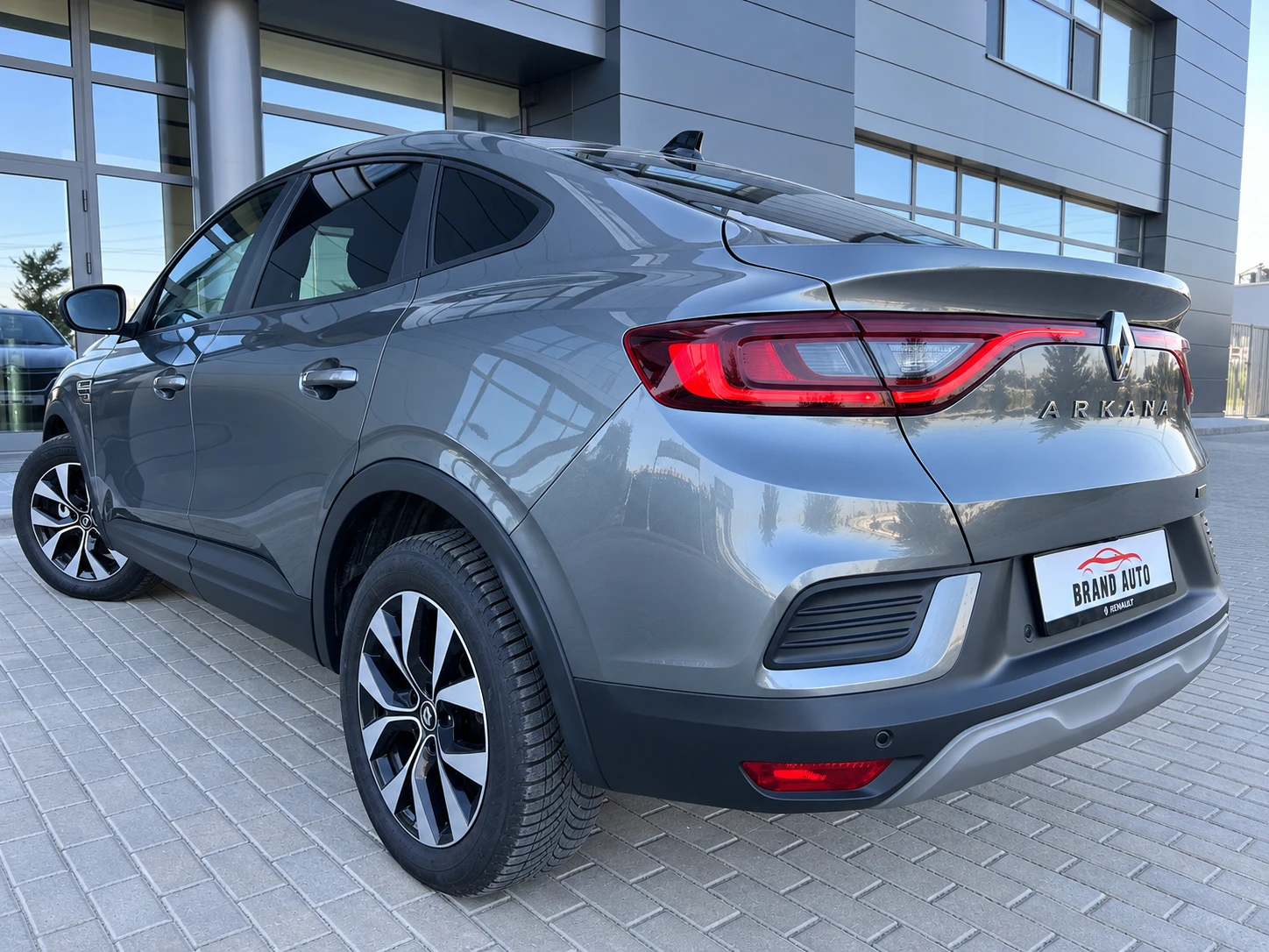 Renault Arkana 1.6 E-Tech HYBRID 145k.c.  * EVOLUTION * , снимка 7 - Автомобили и джипове - 56137630