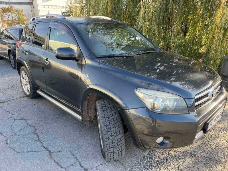 Toyota Rav4, снимка 6 - Автомобили и джипове - 48308640