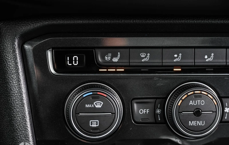 VW Tiguan R-Line FULL АВТОКРЕДИТ, снимка 14 - Автомобили и джипове - 52640680