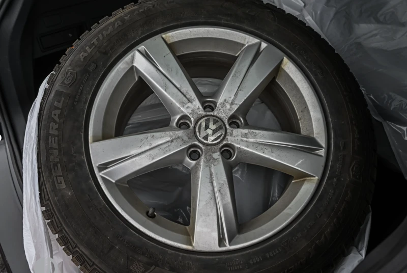 VW Tiguan R-Line FULL АВТОКРЕДИТ, снимка 17 - Автомобили и джипове - 52640680