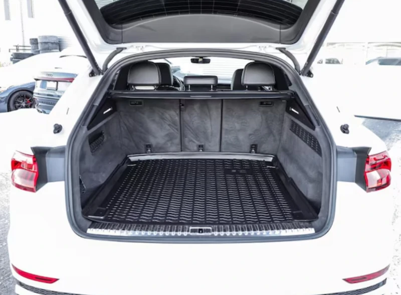 Audi Q8 BANG&OLUFSEN* * BLACK OPTICS* * 22INCH, снимка 7 - Автомобили и джипове - 53305321