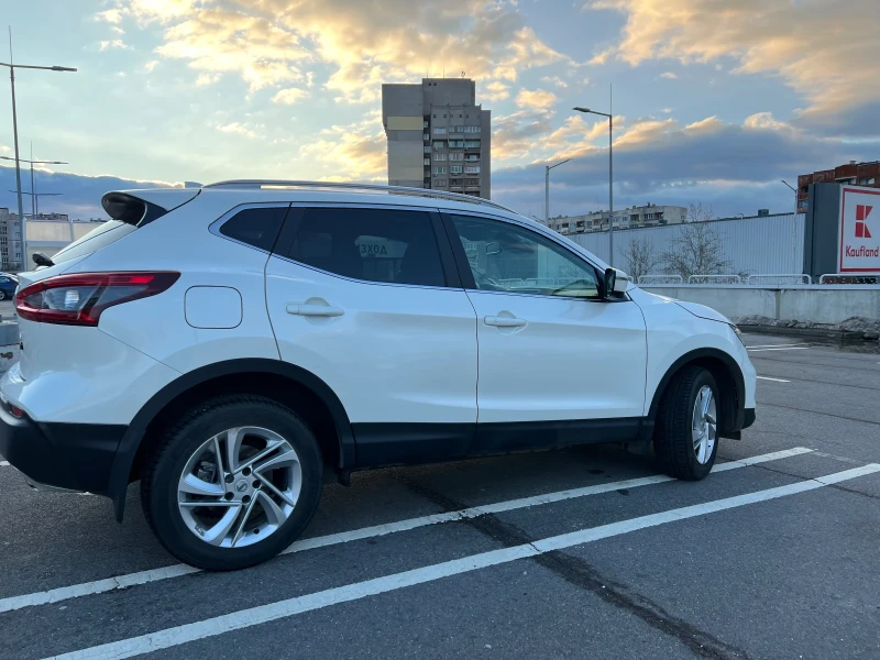 Nissan Qashqai, снимка 4 - Автомобили и джипове - 53404809
