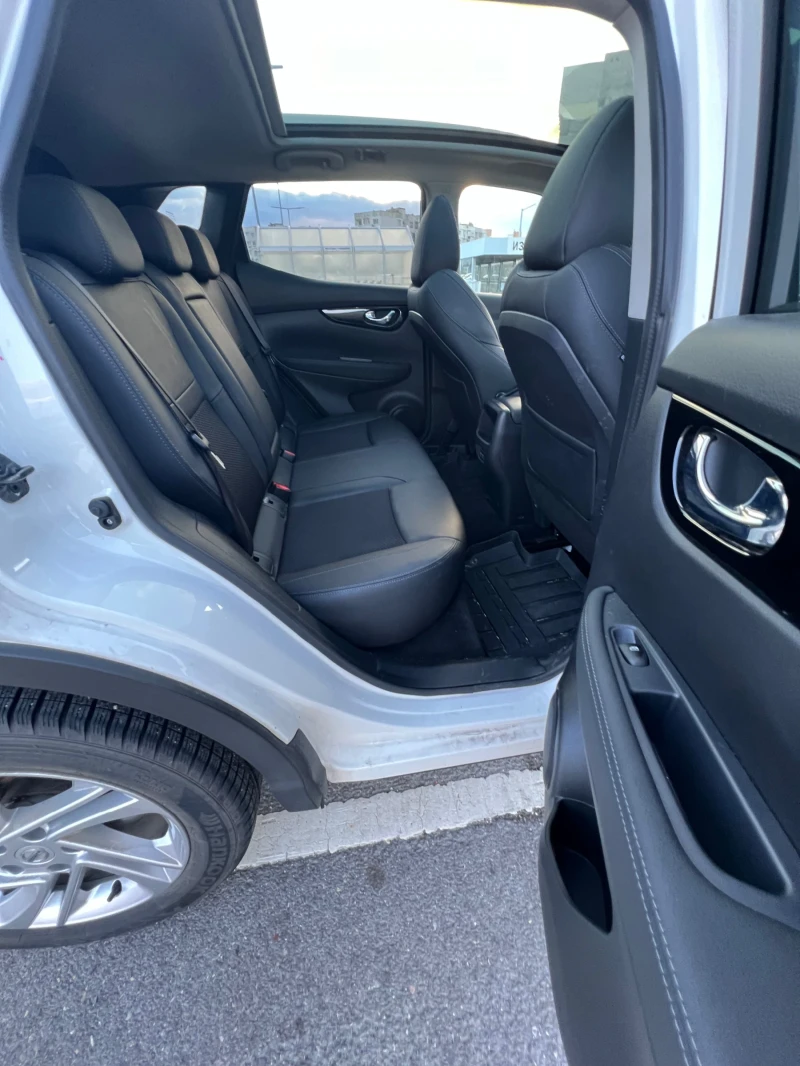 Nissan Qashqai, снимка 12 - Автомобили и джипове - 53404809