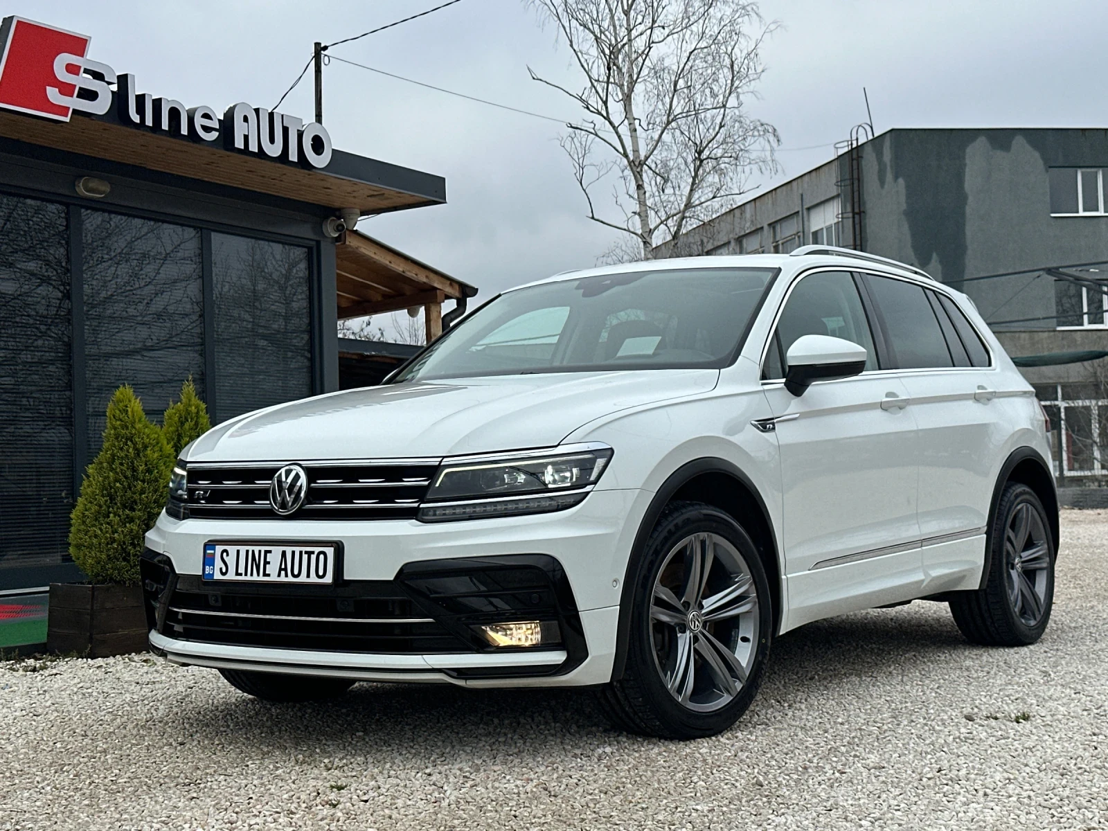 VW Tiguan R line* 4motion* Камера* Панорама* Full Led* , снимка 1