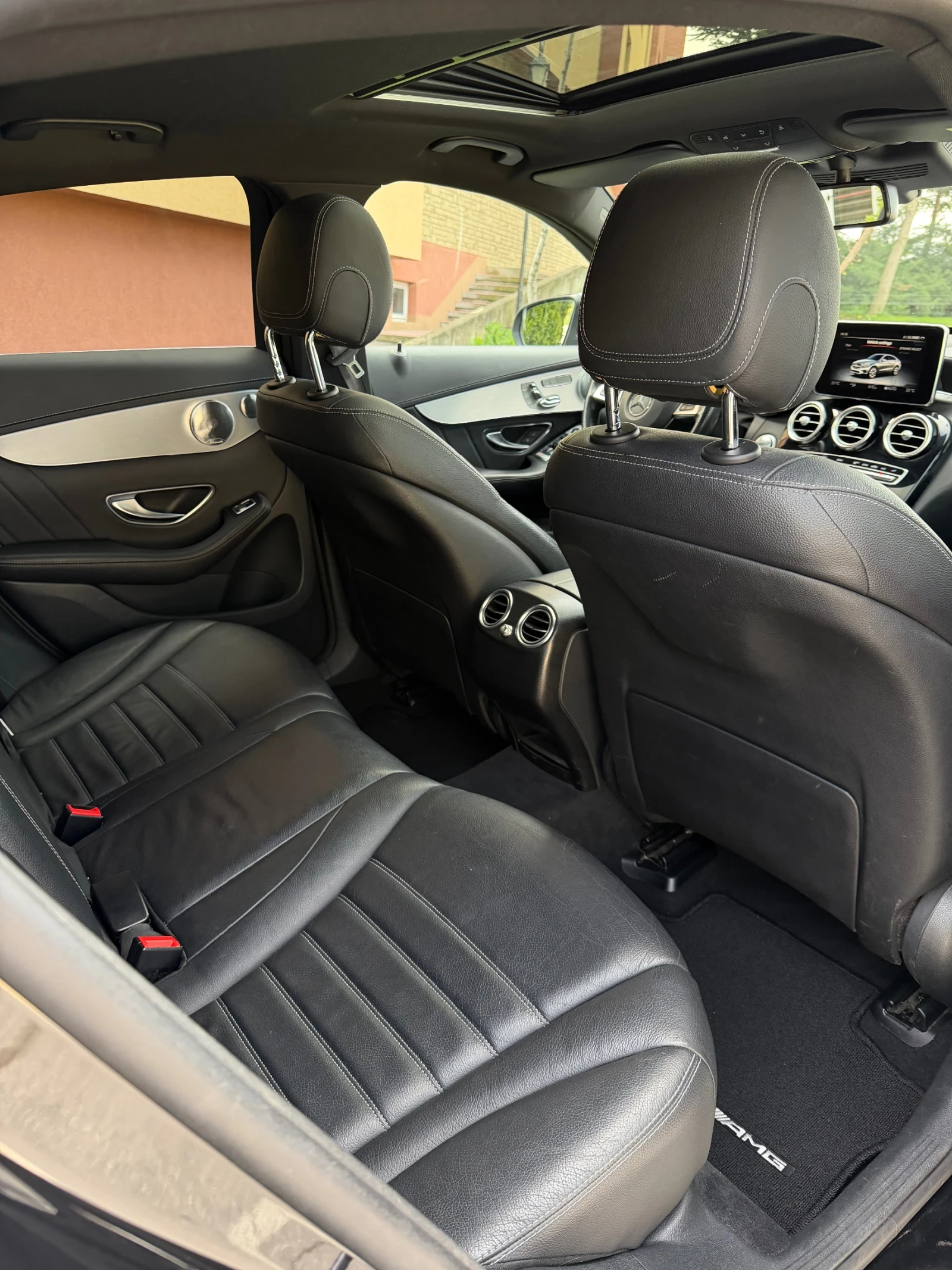 Mercedes-Benz GLC 250  Coupe/AMG/Burmester/360/Дистроник/Line Assist/, снимка 11 - Автомобили и джипове - 54217509