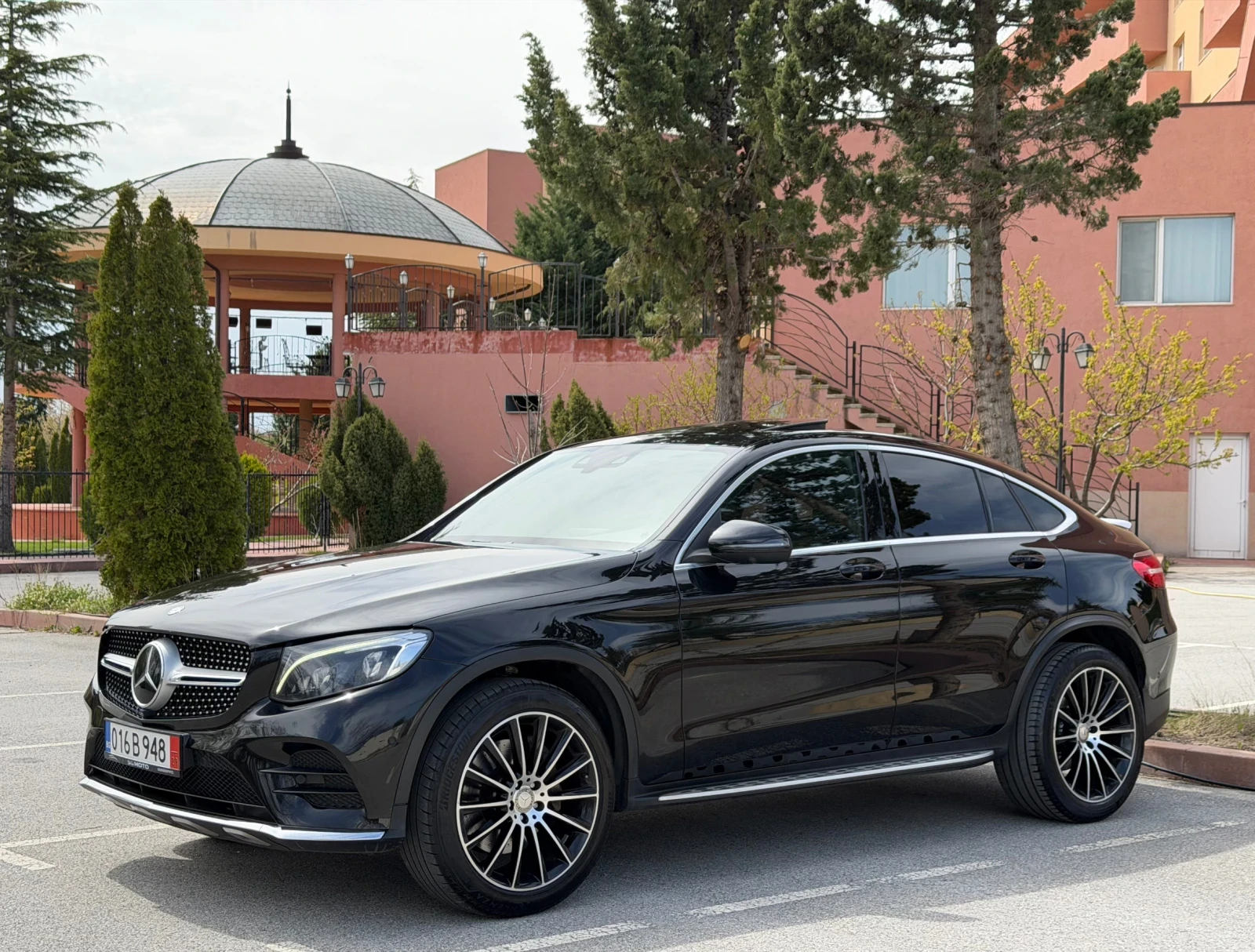 Mercedes-Benz GLC 250  Coupe/AMG/Burmester/360/Дистроник/Line Assist/, снимка 3 - Автомобили и джипове - 54217509