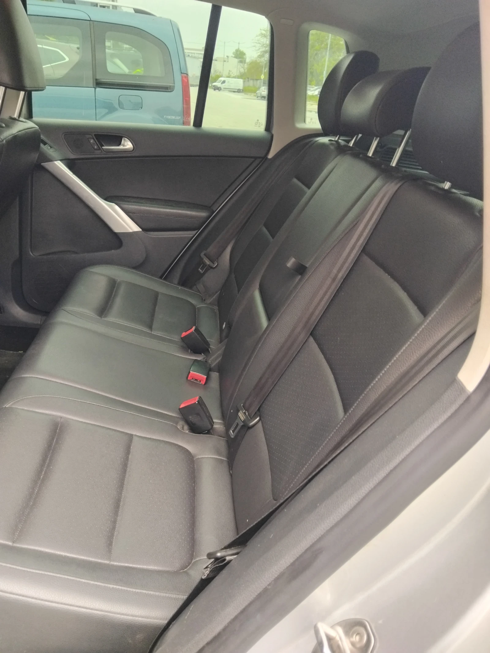 VW Tiguan Обслужен А До Я, снимка 12 - Автомобили и джипове - 54419947