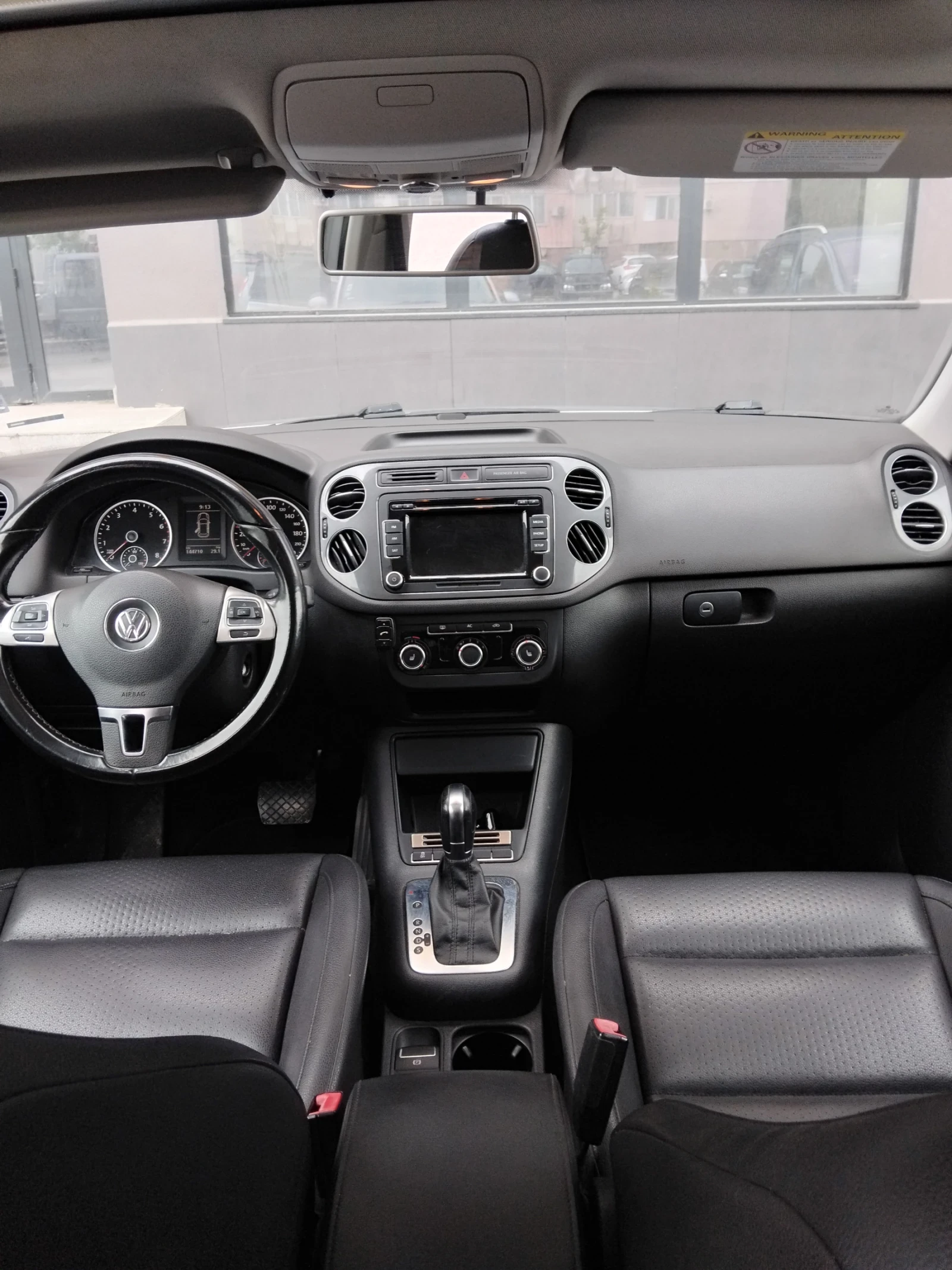 VW Tiguan Обслужен А До Я, снимка 13 - Автомобили и джипове - 54419947