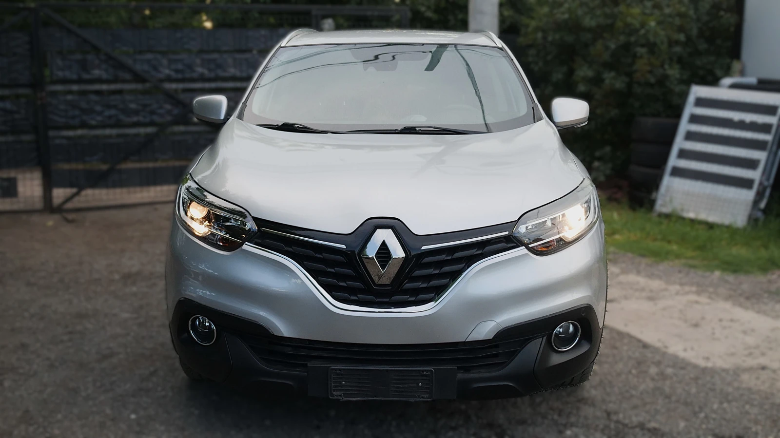Renault Kadjar 1.6dCi, снимка 3 - Автомобили и джипове - 54877368