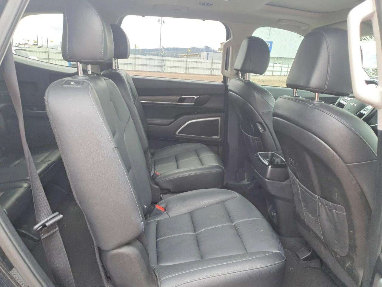 Kia Telluride 3.8l Ex, снимка 11 - Автомобили и джипове - 55074154