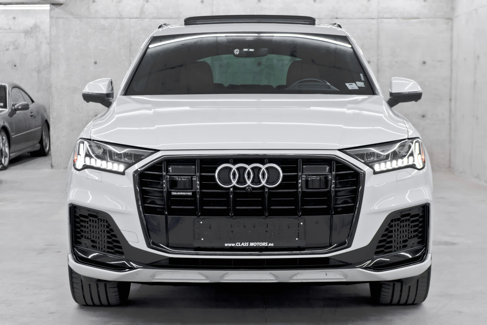 Audi Q7 55TFSI* 7места* S-Line* Panorama