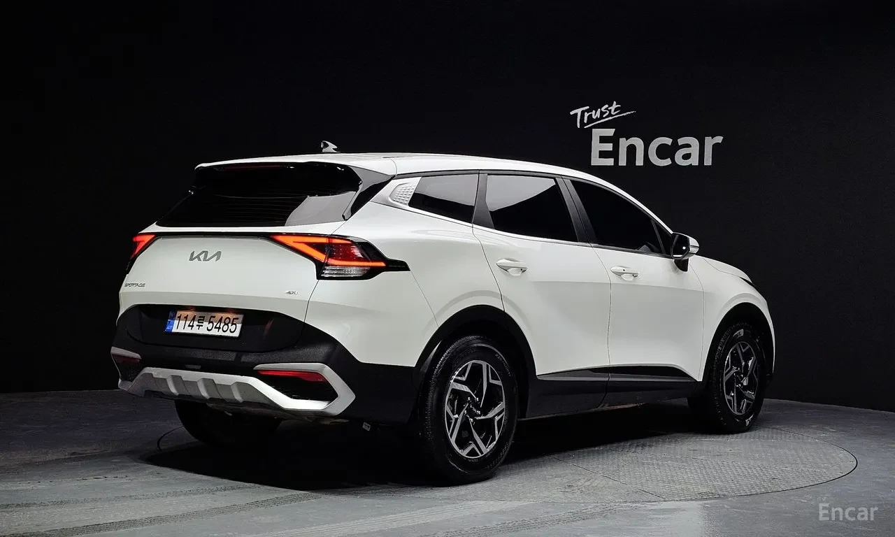 Kia Sportage PRESTIGE* 4X4* ОБДУХ* КОЖА* ПОДГРЕВ ВОЛАН, снимка 2 - Автомобили и джипове - 55823340
